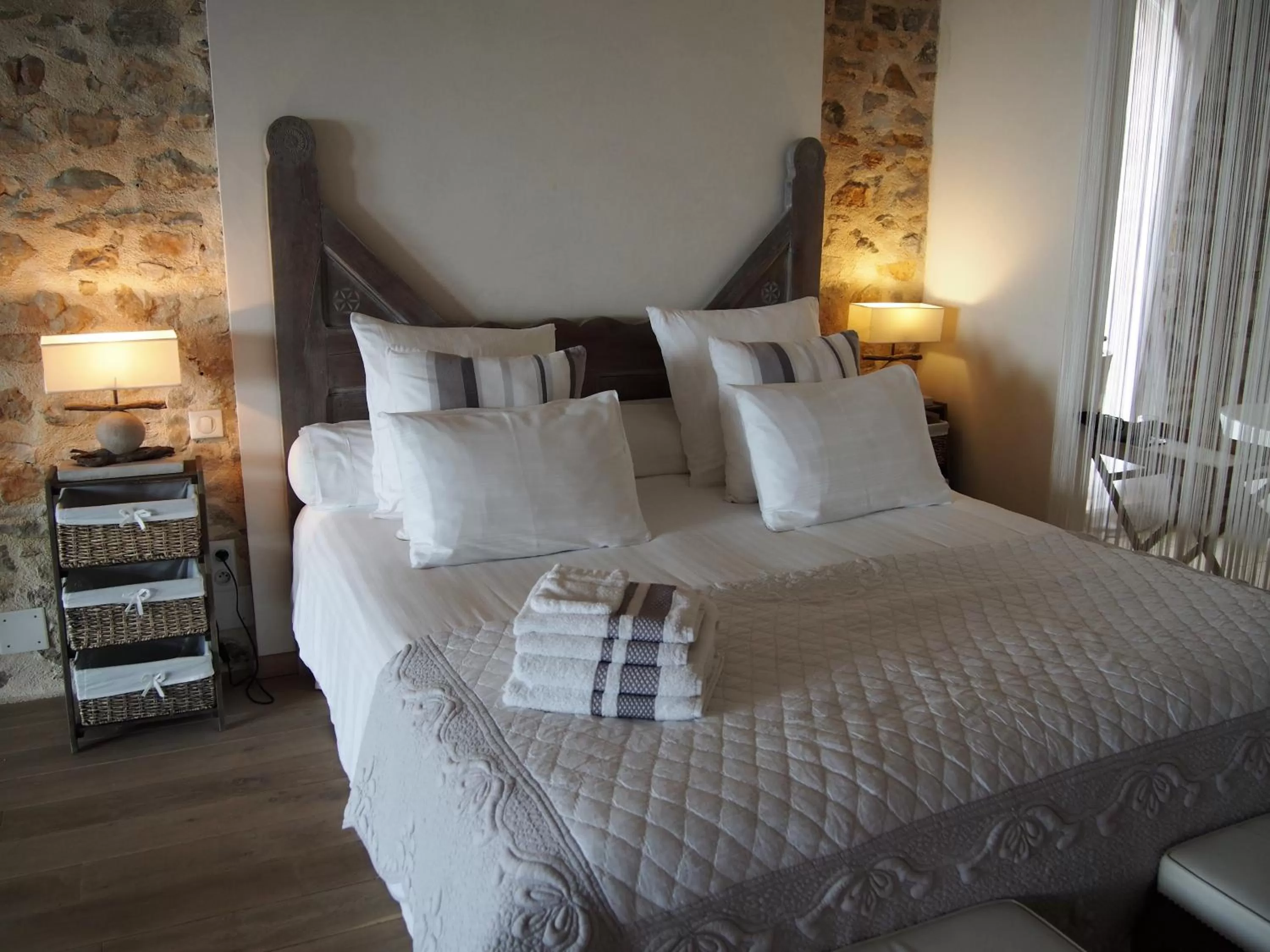 Bed in Les Lumières de Genève