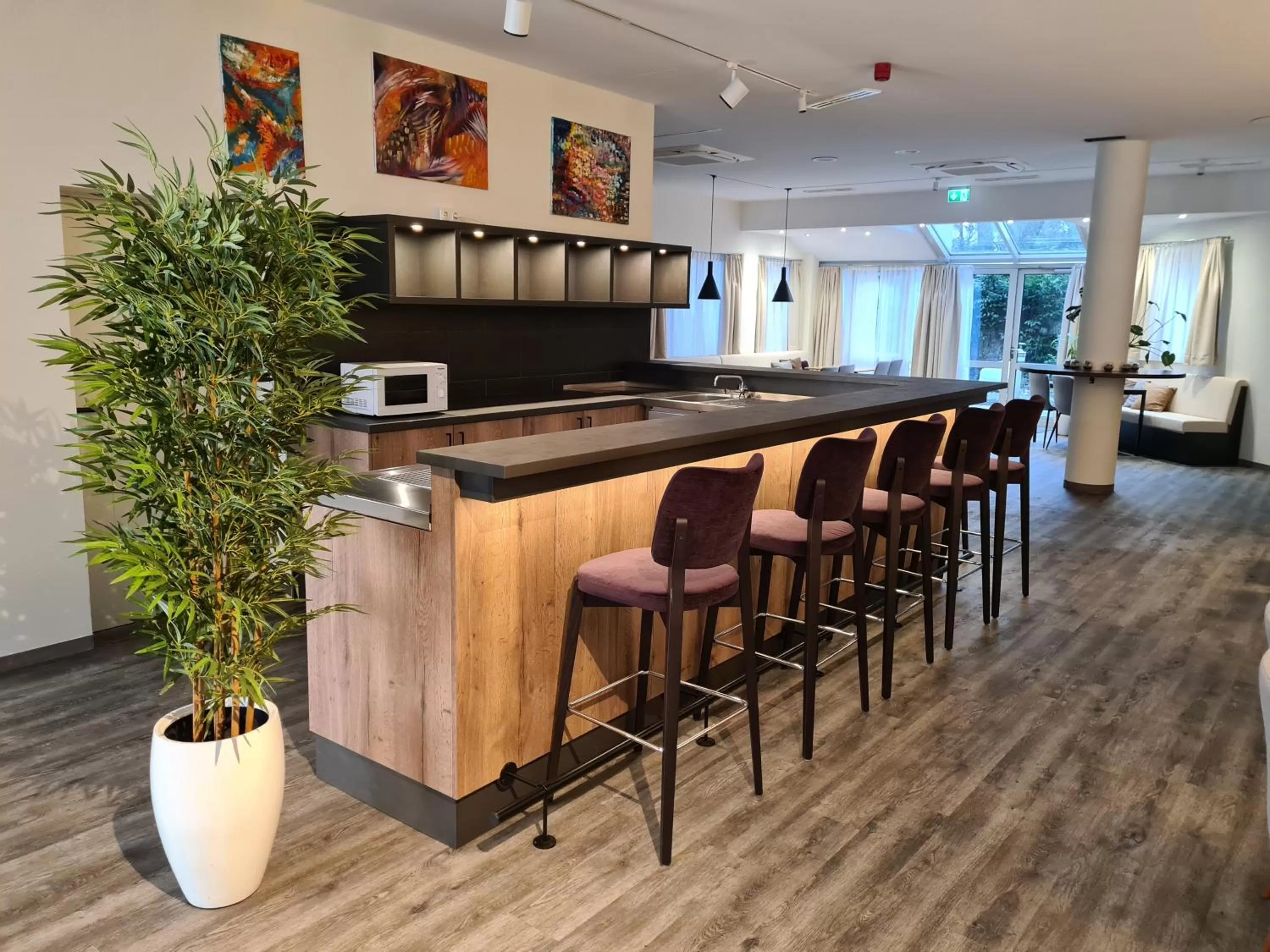 Restaurant/places to eat in AWA Hotel