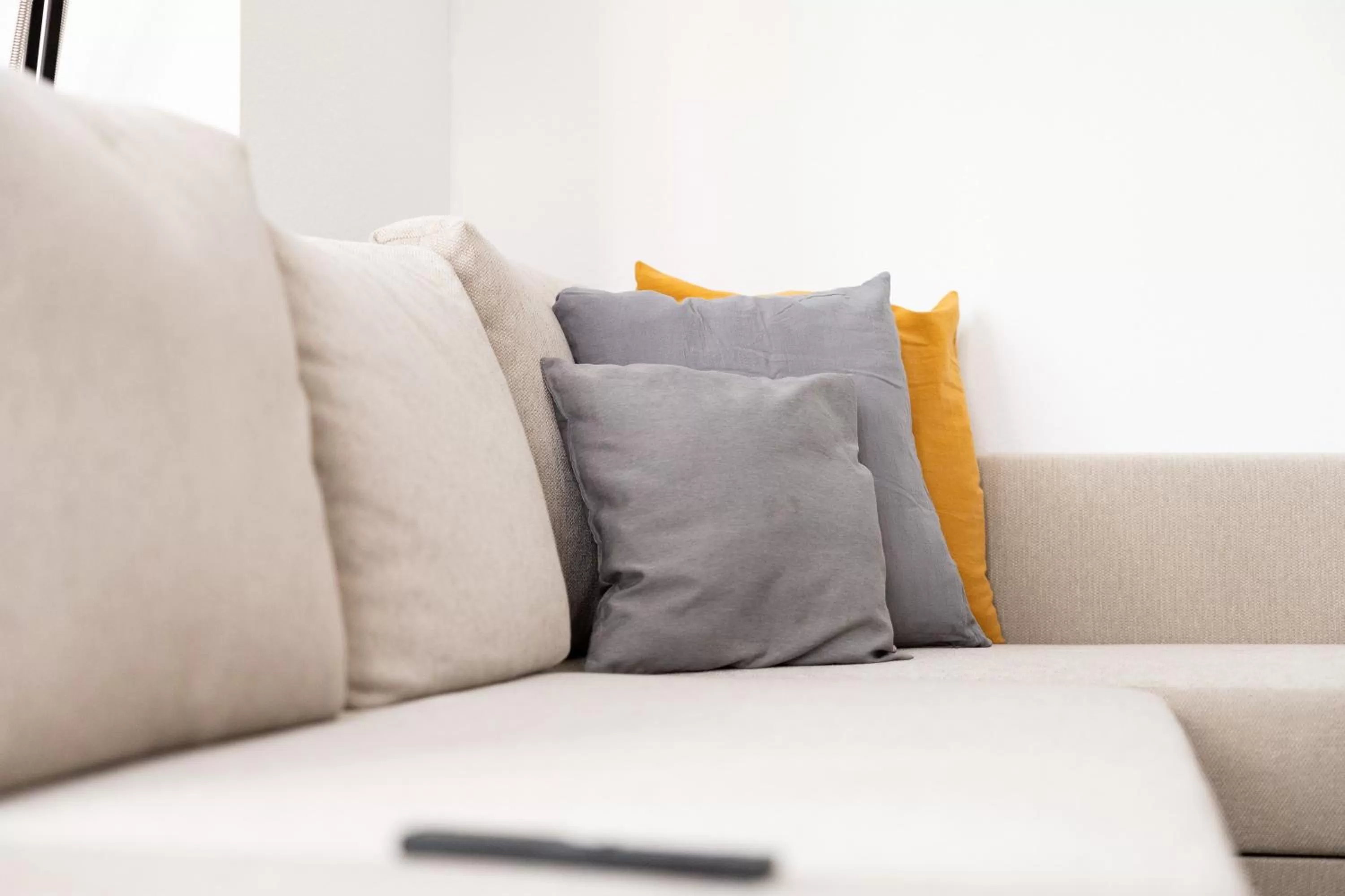 Seating area, Bed in Apartments an der Oper - Innenstadt - Zentral - Küche - Wifi - Powered by Ko-Living