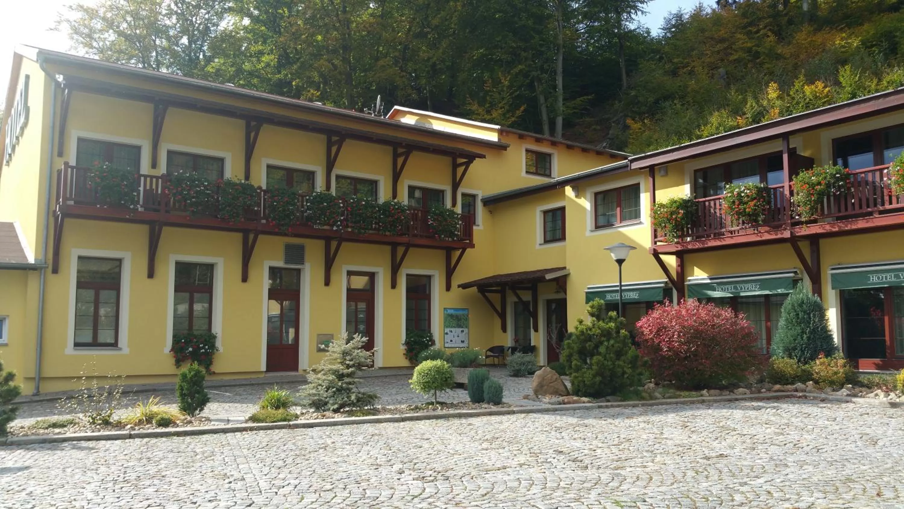 Facade/entrance, Property Building in Hotel Výpřež - Děčín