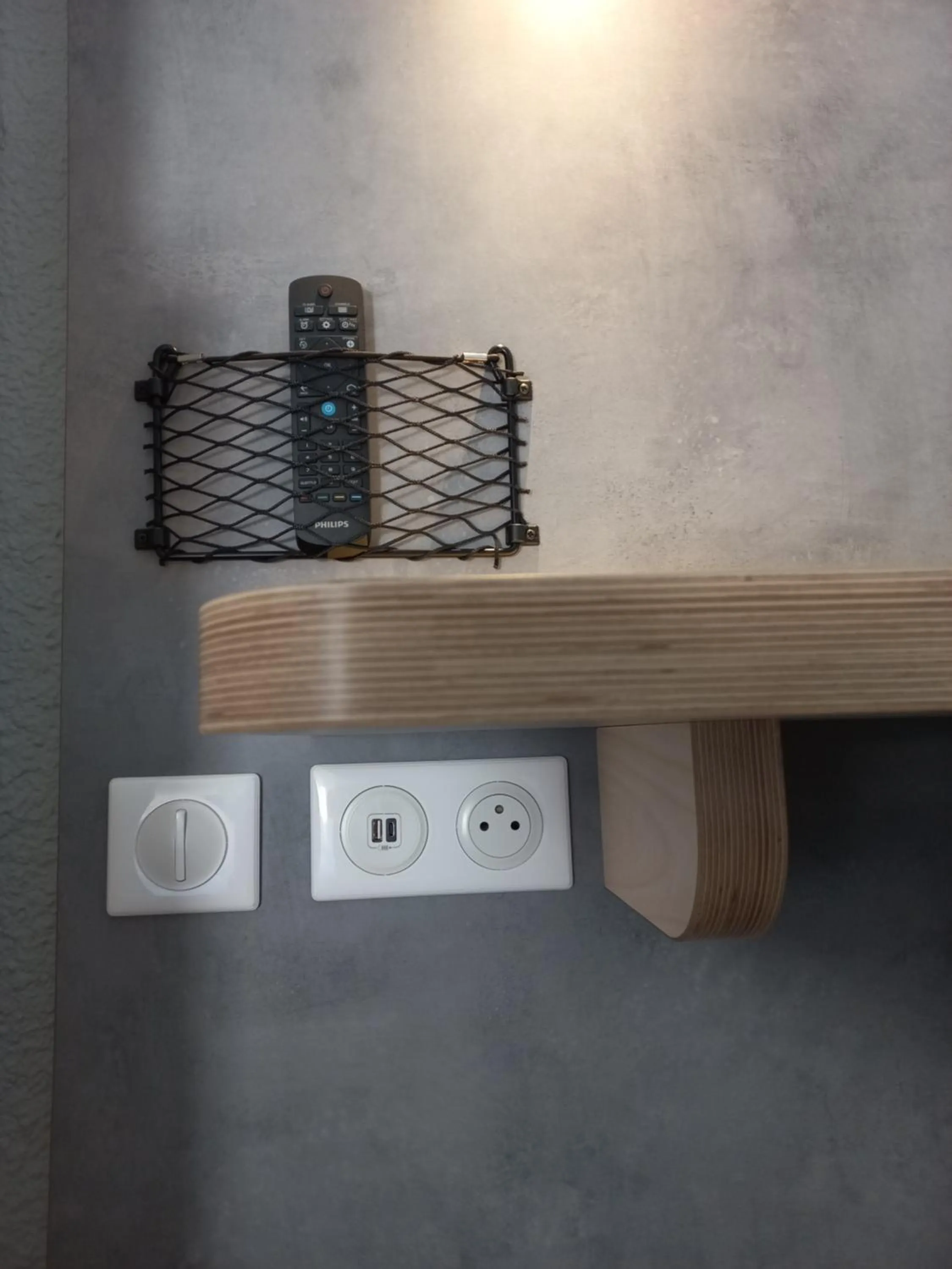 hair dresser in ibis budget Antony Massy rénové 2024