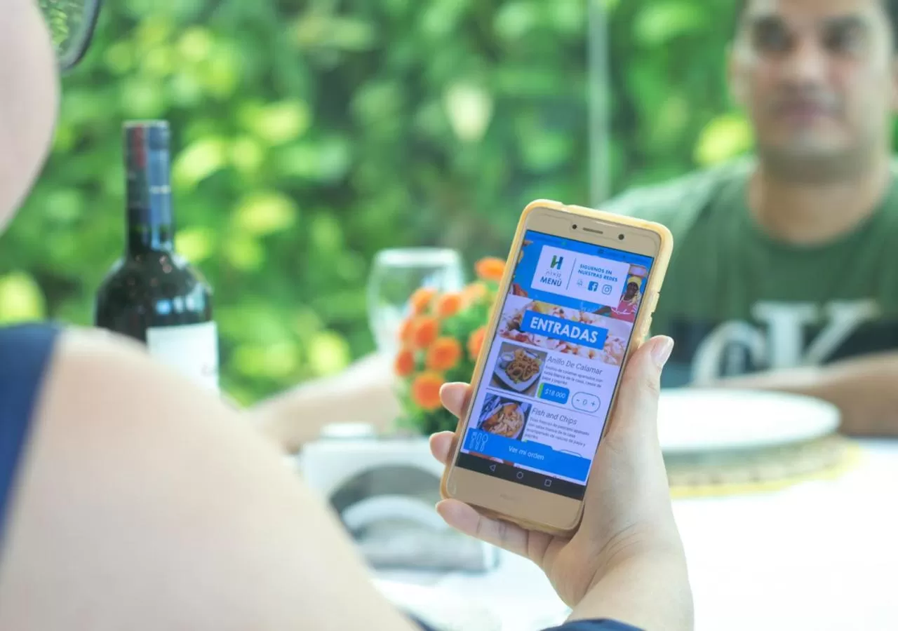 Restaurant/places to eat in Hotel Aixo Suites By GEH Suites