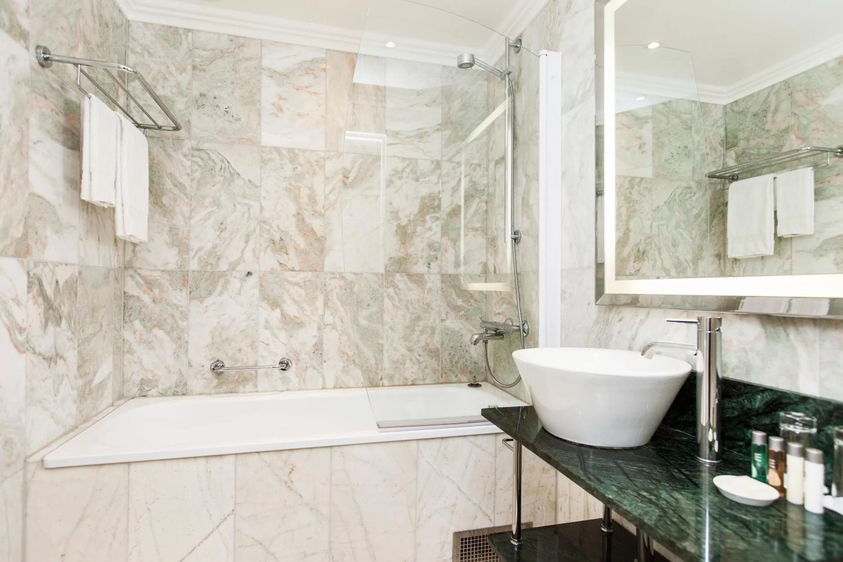 Bathroom in Elite Plaza Hotel Malmö