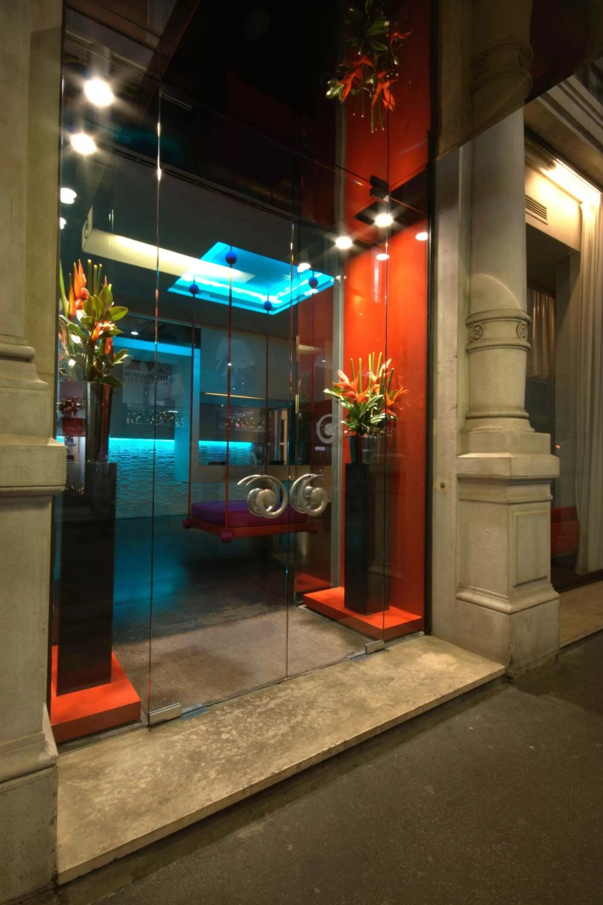 Facade/entrance in Sina The Gray