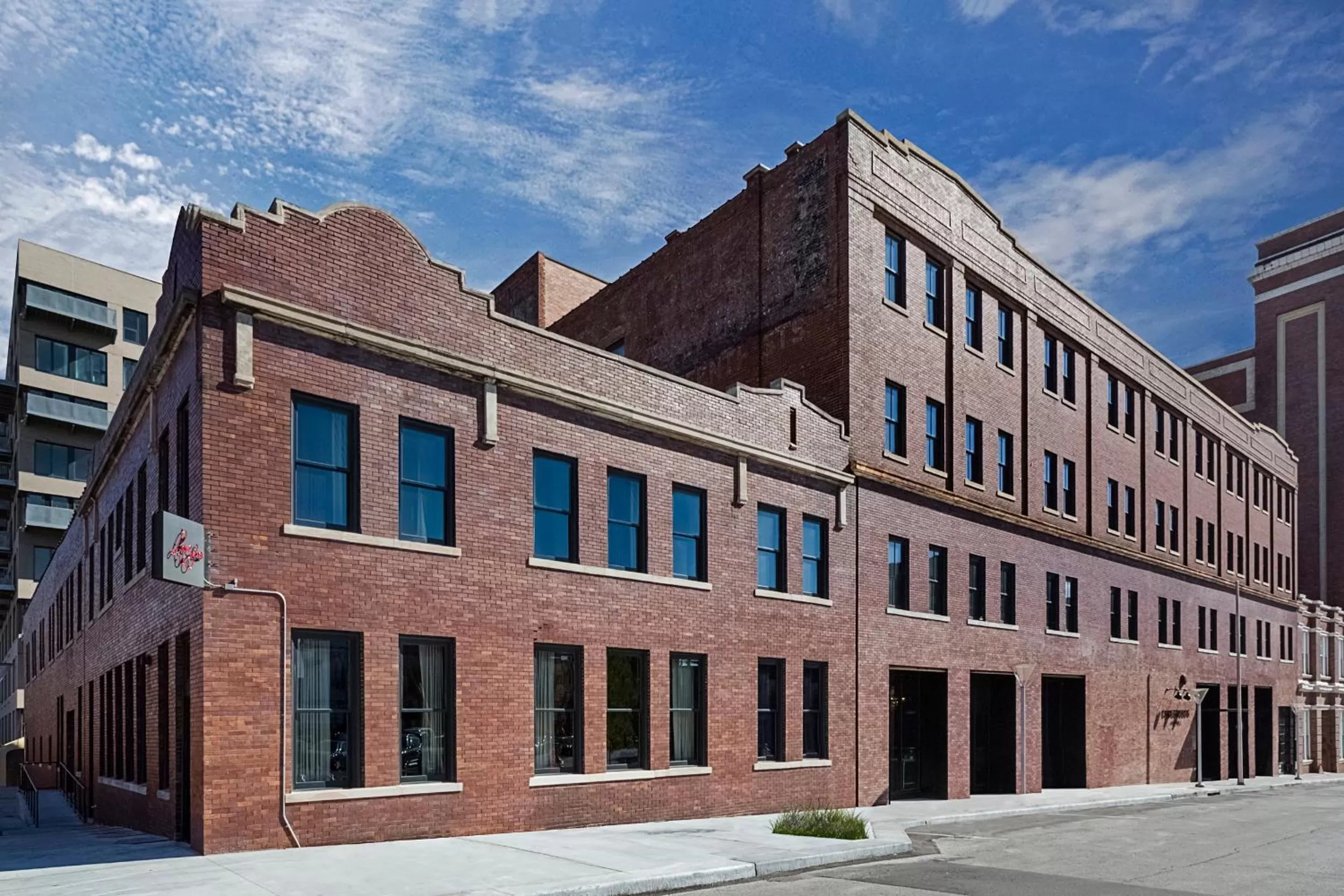 Facade/entrance in Crossroads Hotel