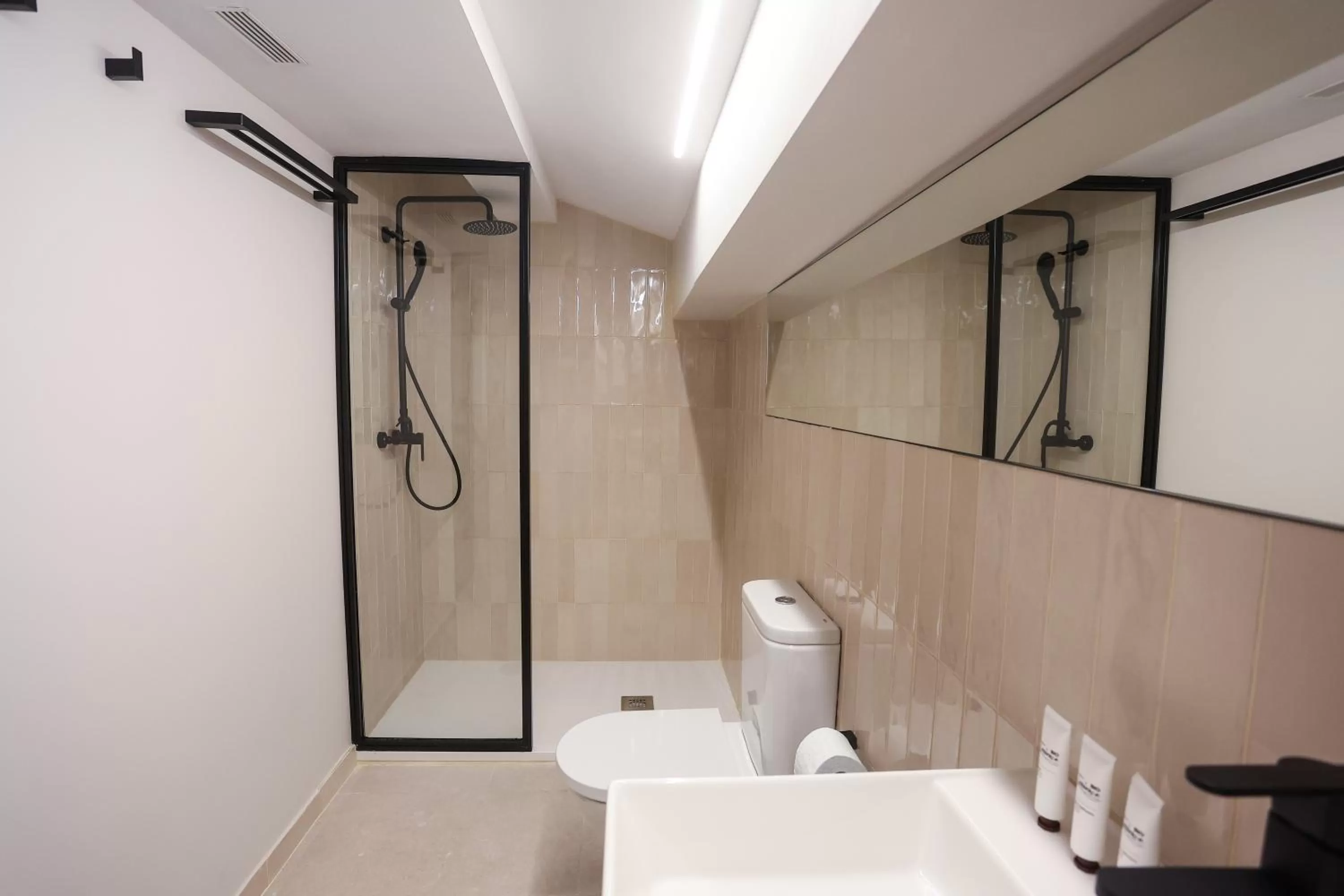 Bathroom in Mythic Valencia