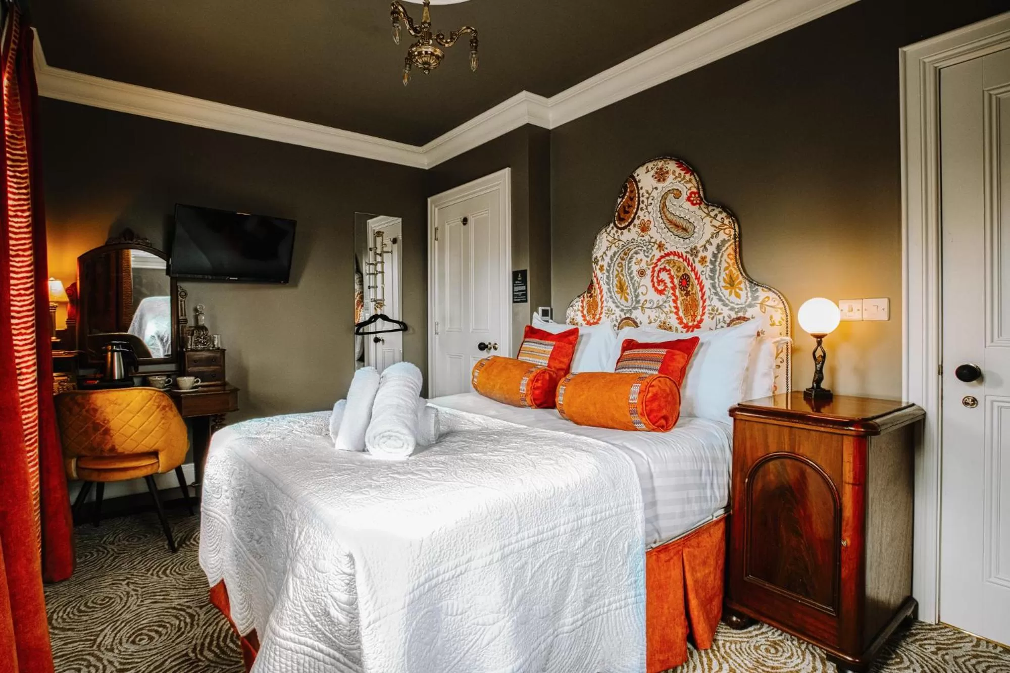 Double Room with Private Bathroom - single occupancy in Arthurs