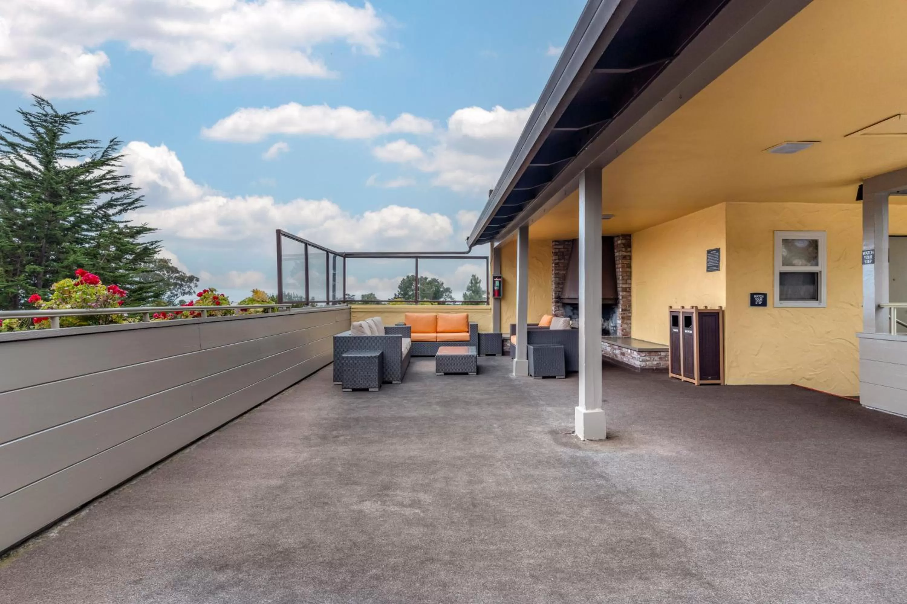 Balcony/Terrace in Best Western Carmel's Town House Lodge