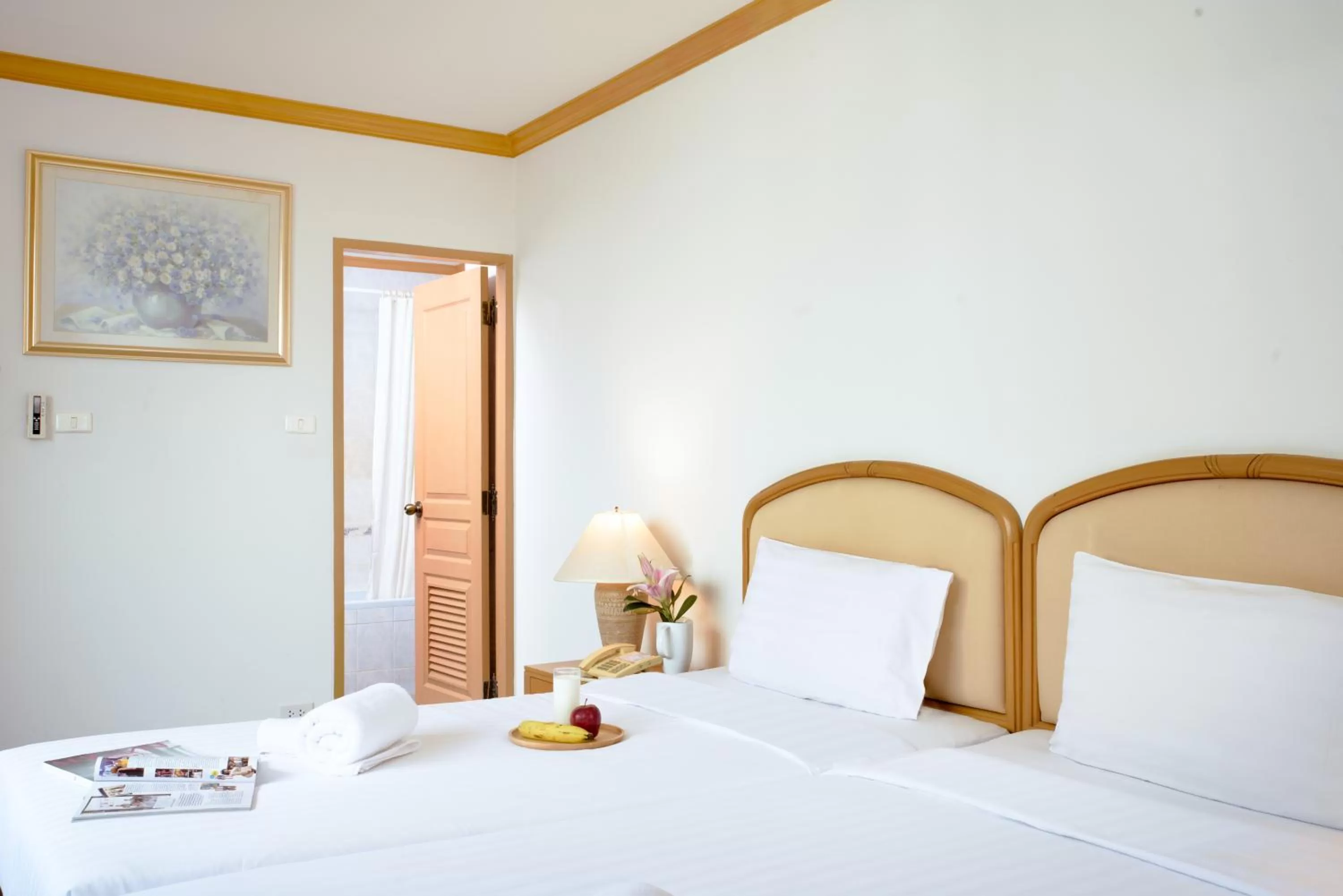 Bed in Riverine Place Hotel and Residence