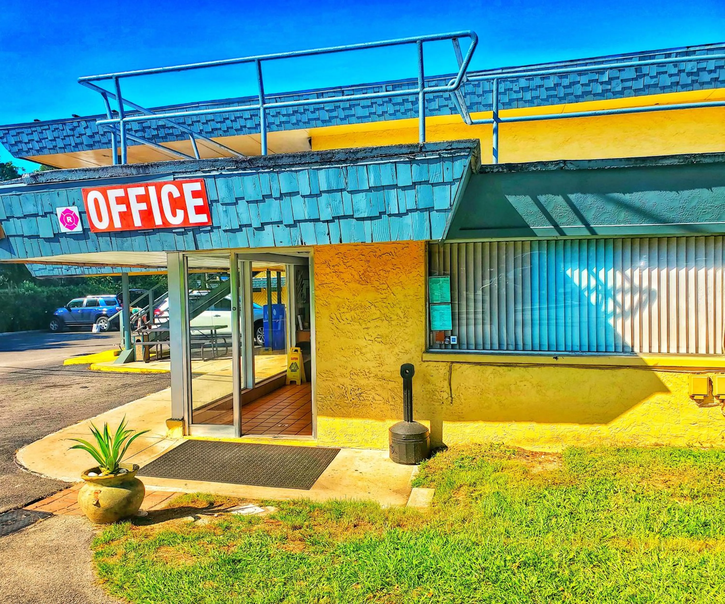 Coffee/tea facilities in The Port Hotel and Marina