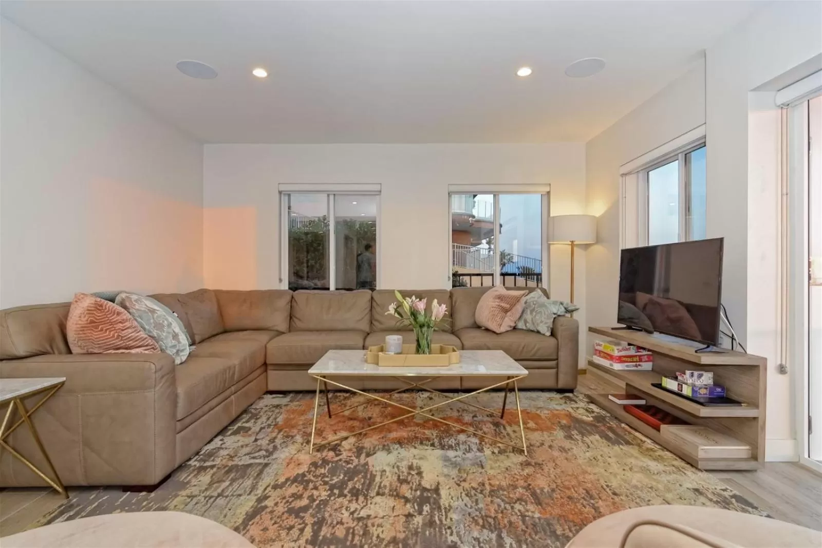 Property building in Ocean Villas Beach Front