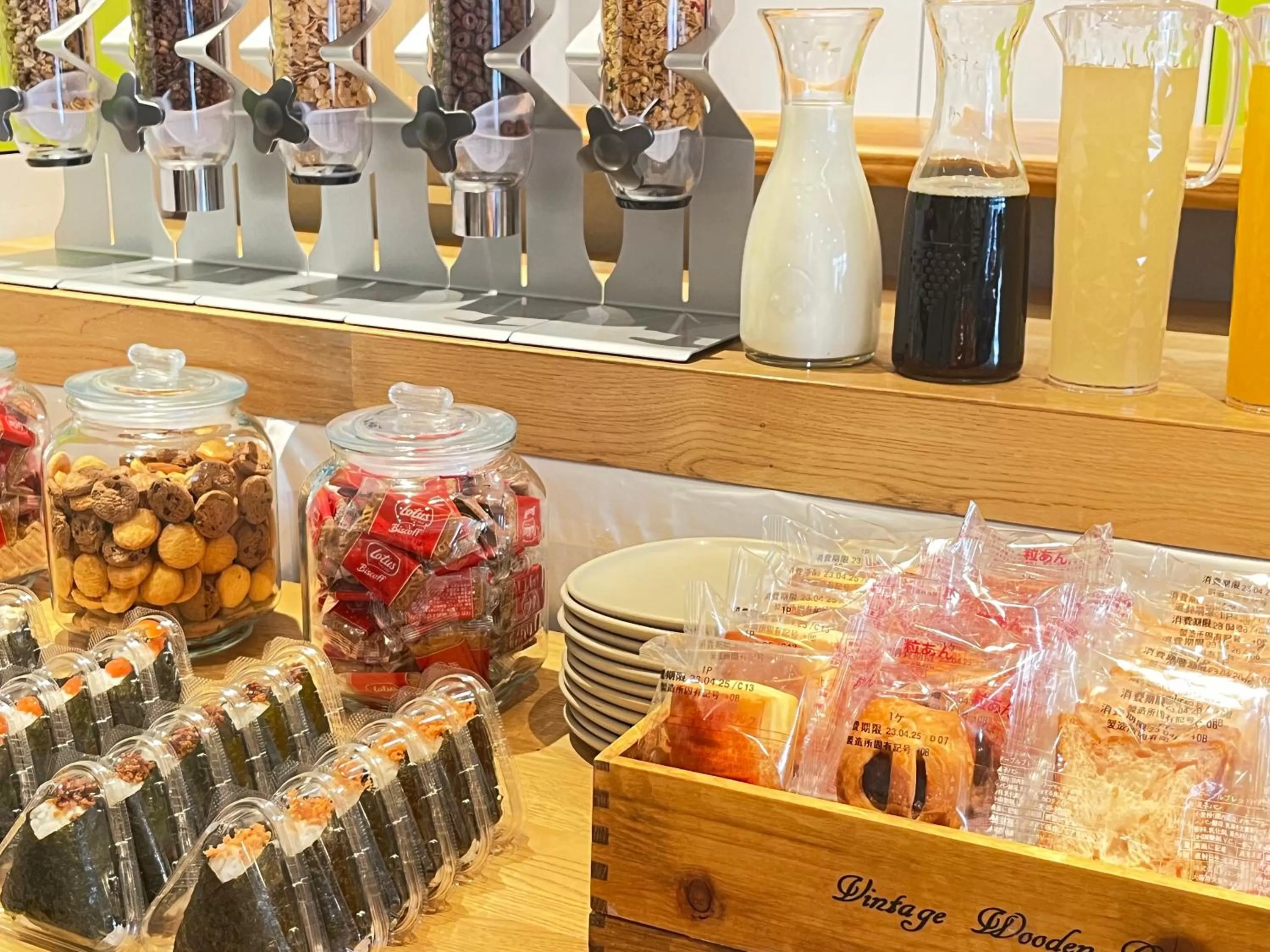 Lounge or bar in Henn na Hotel Osaka Shinsaibashi