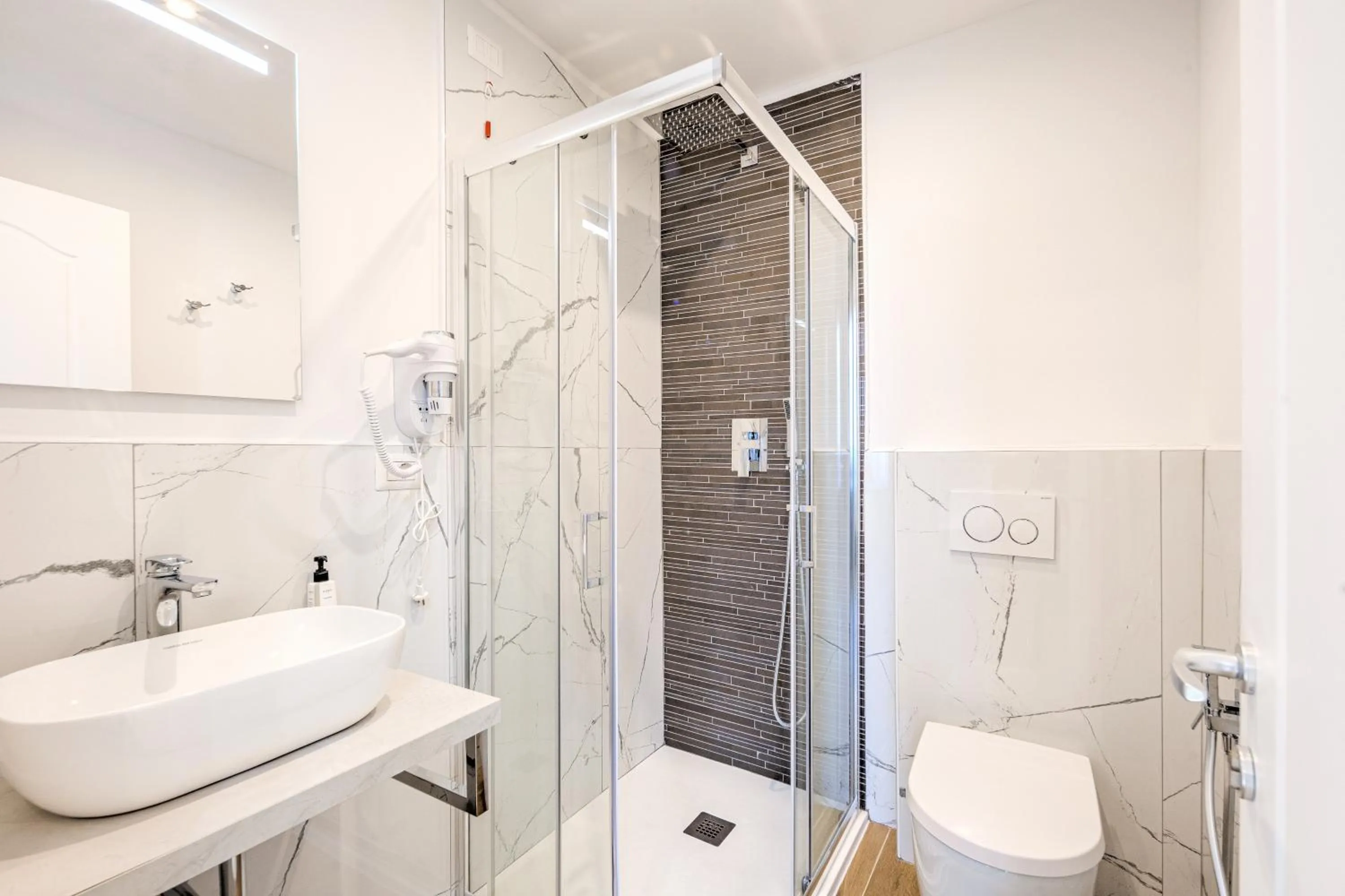 Bathroom in Hotel Bijou Roof Terrace