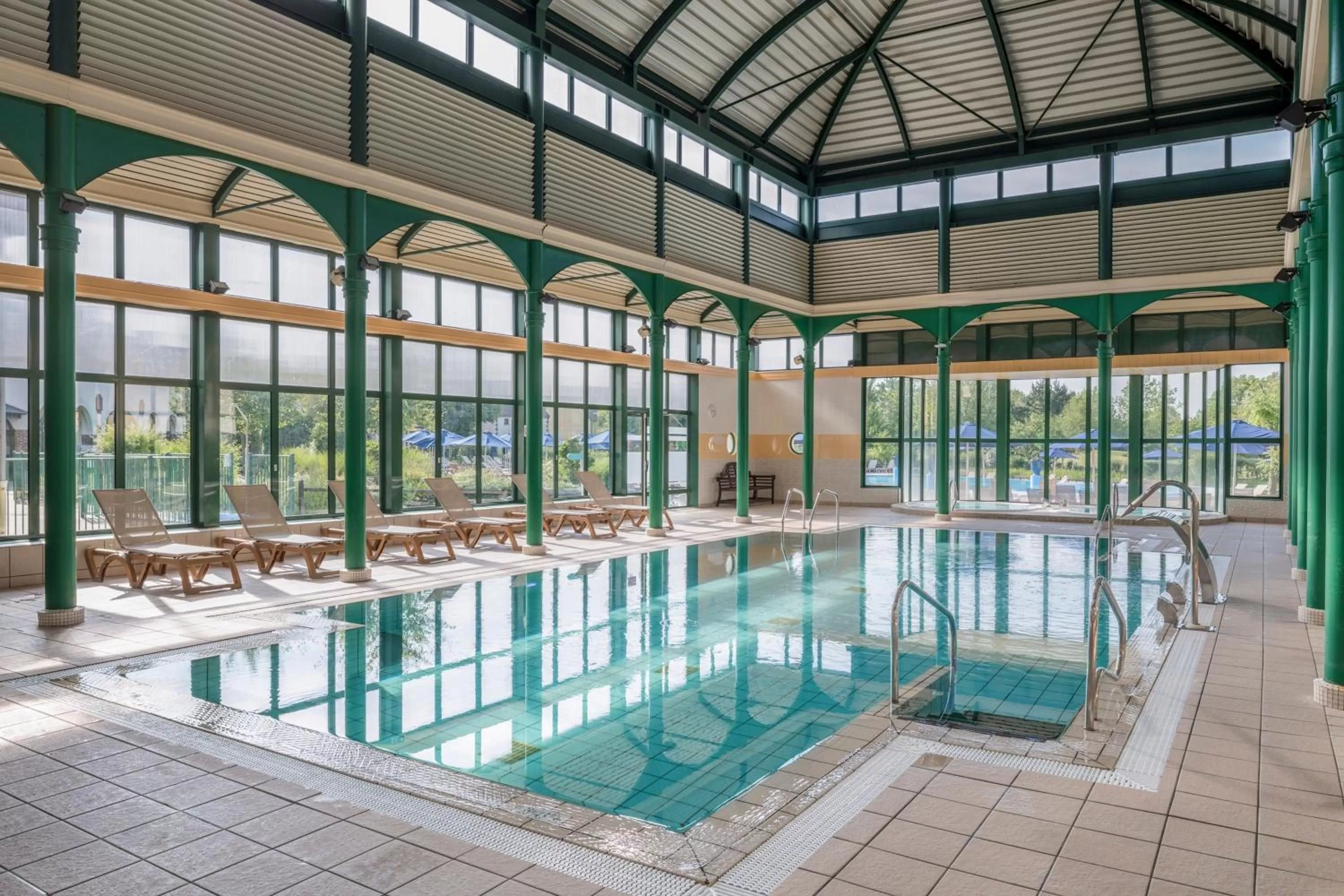 Swimming pool in Marriott's Village d'Ile-de-France