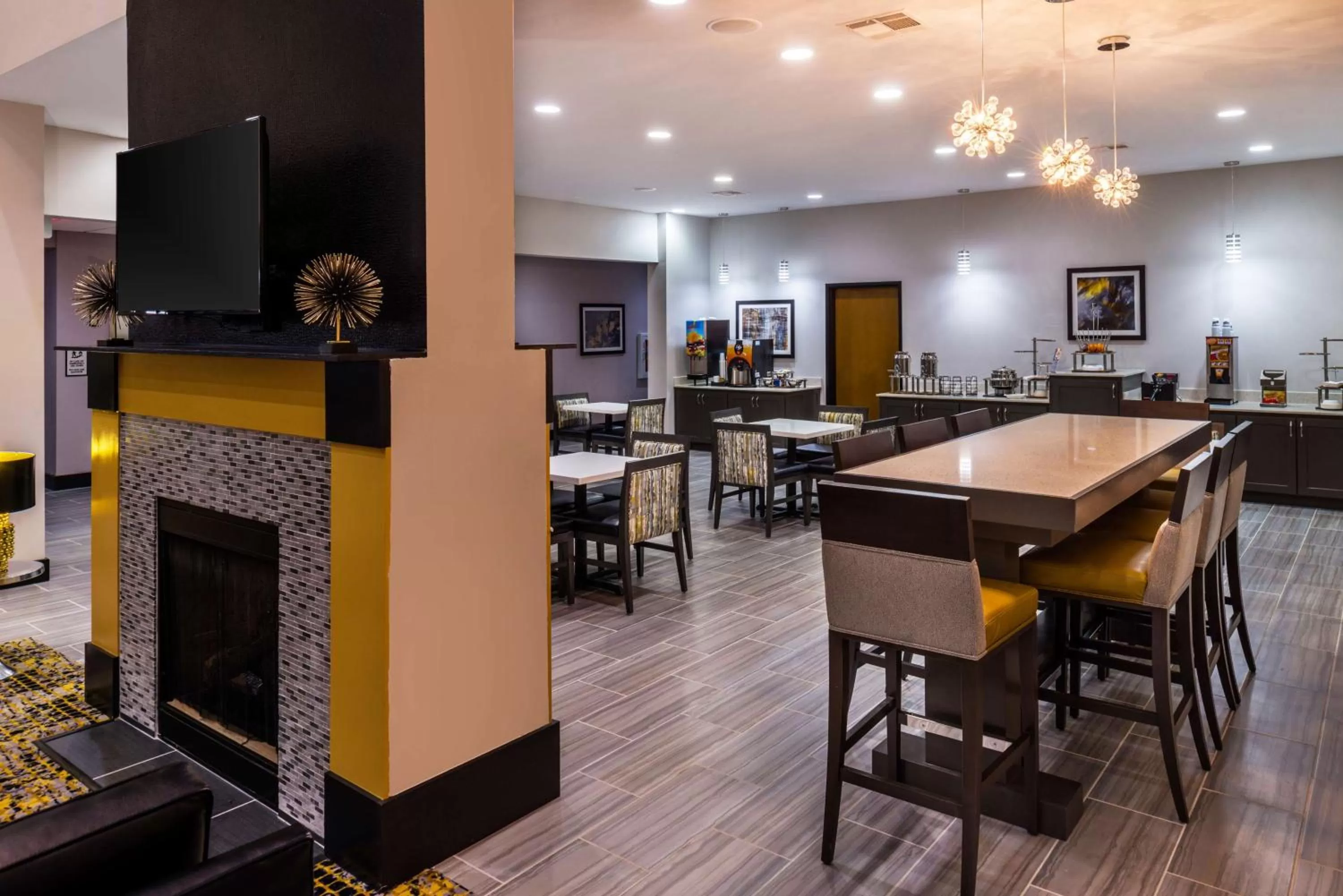 Restaurant/places to eat in Best Western Plus Regency Park
