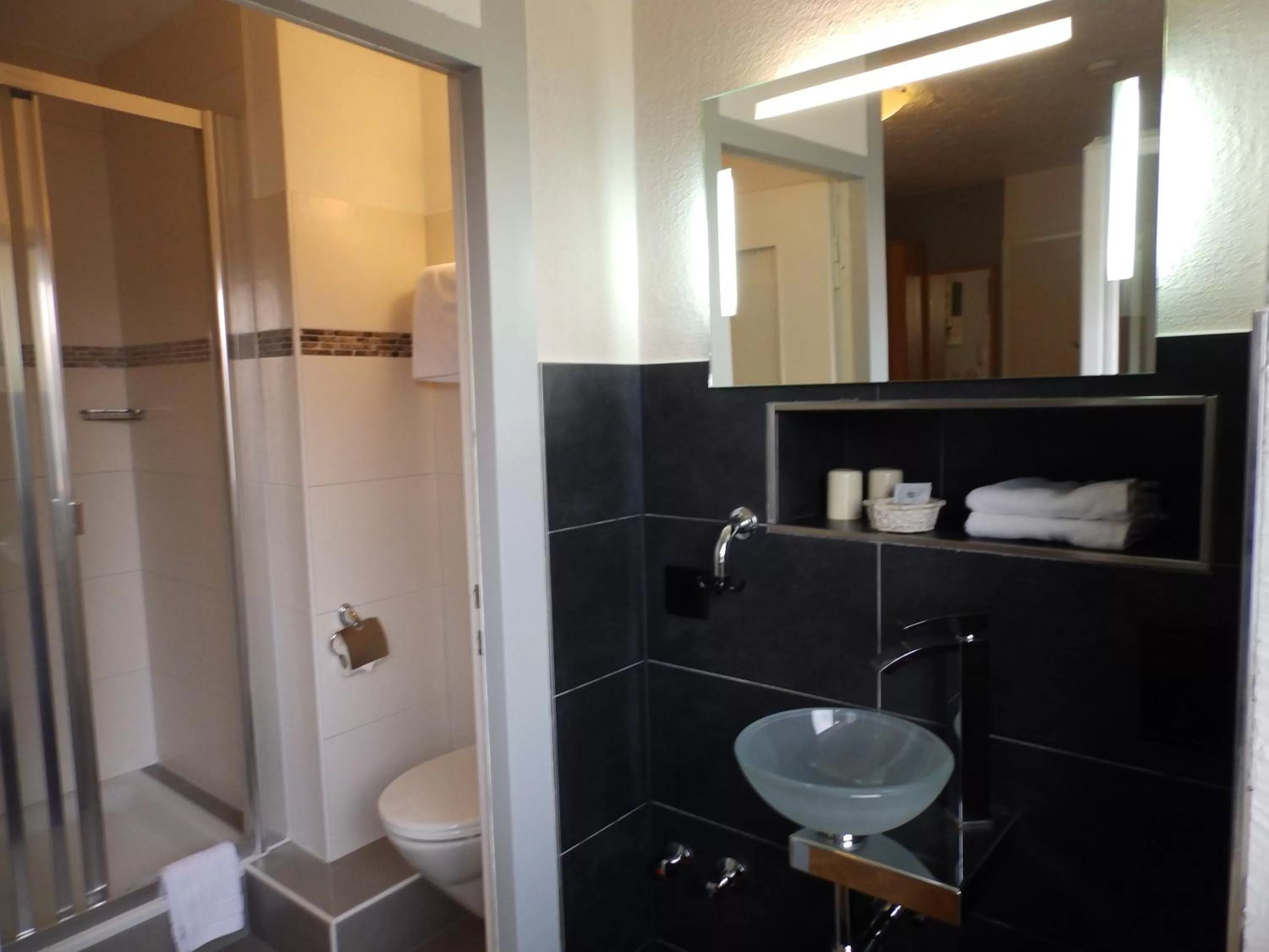 Bathroom in H41 Inn Hotel Garni Freiburg