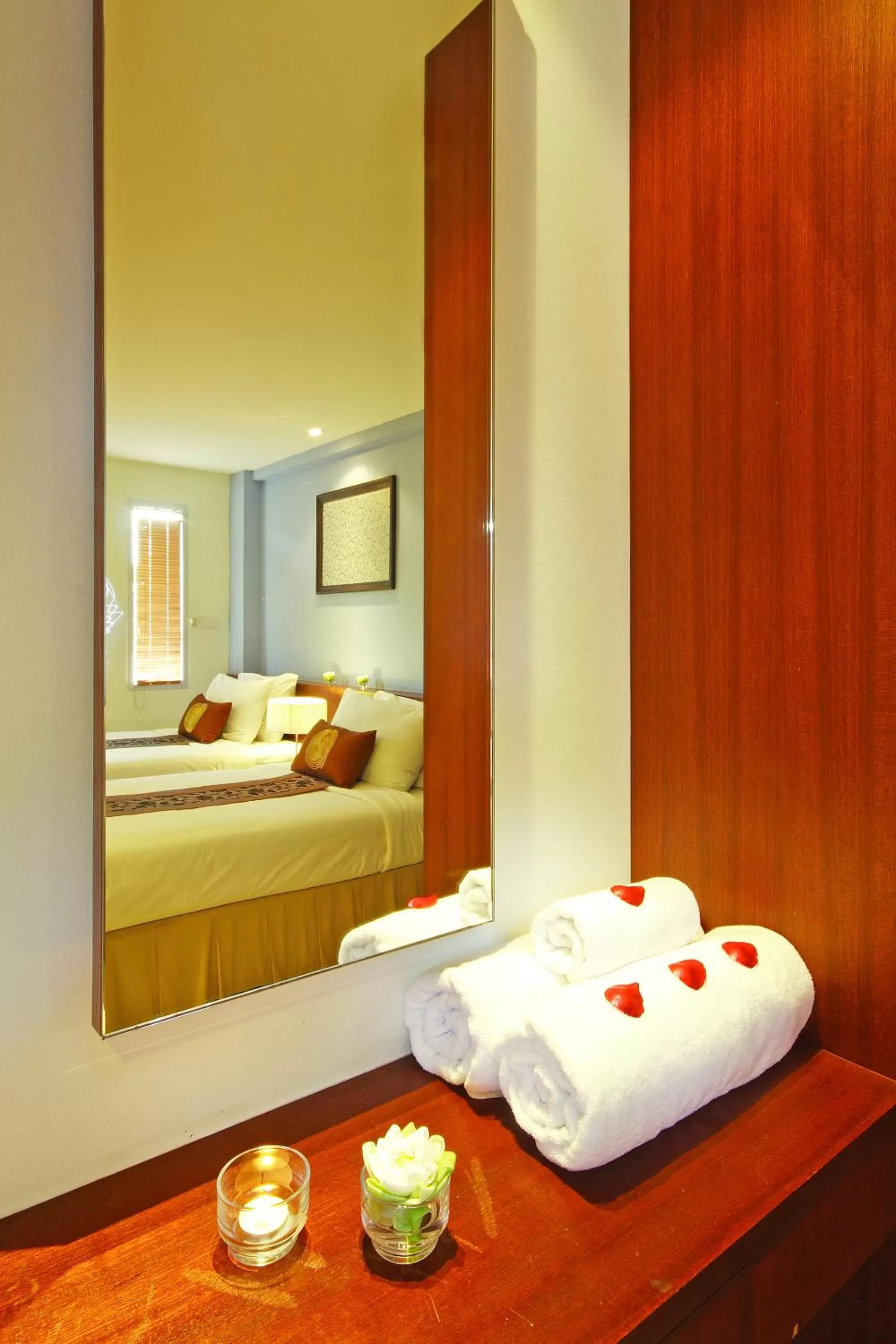 Bed in Floral Shire Suvarnabhumi Airport