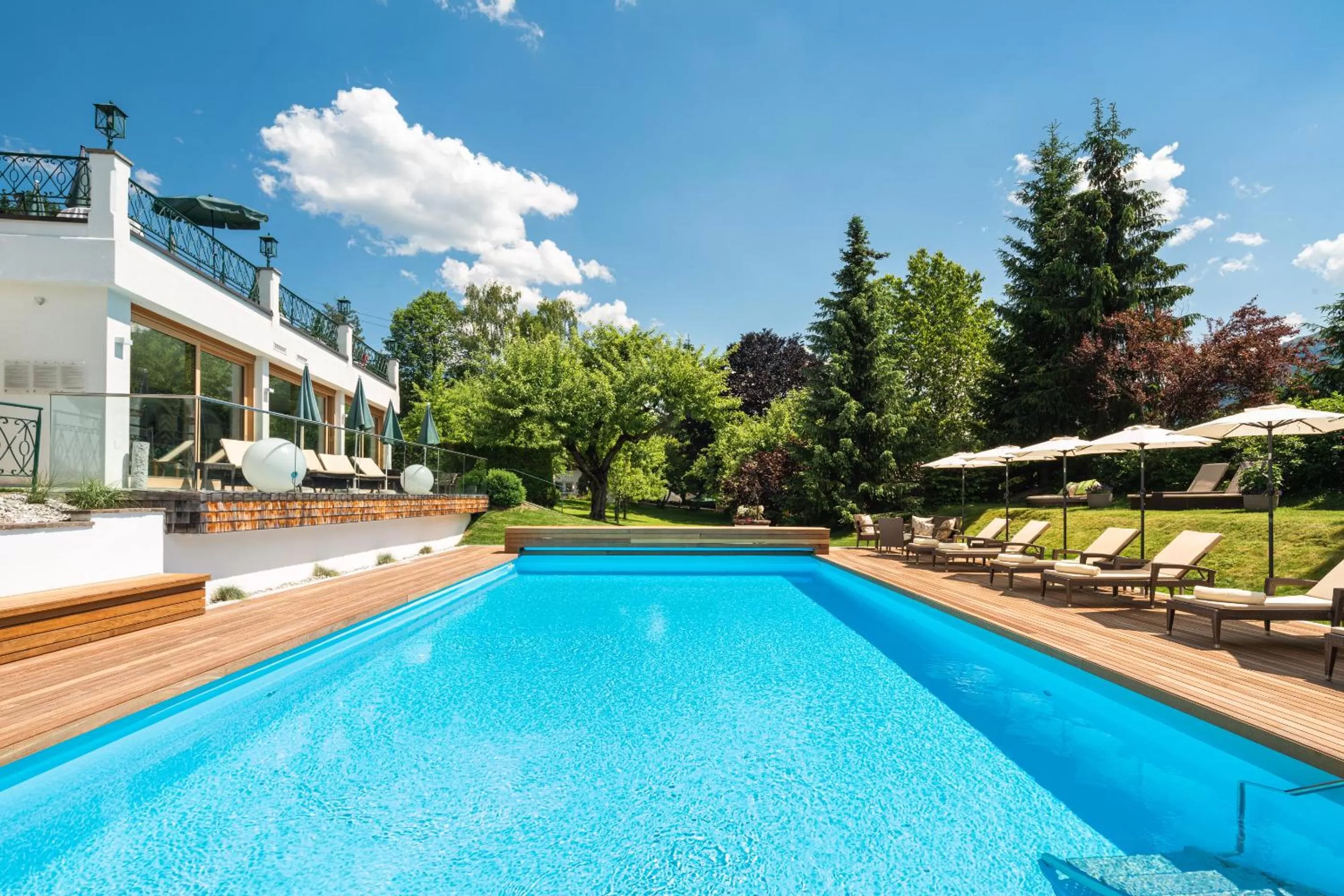Swimming pool in Relais & Châteaux Hotel Tennerhof