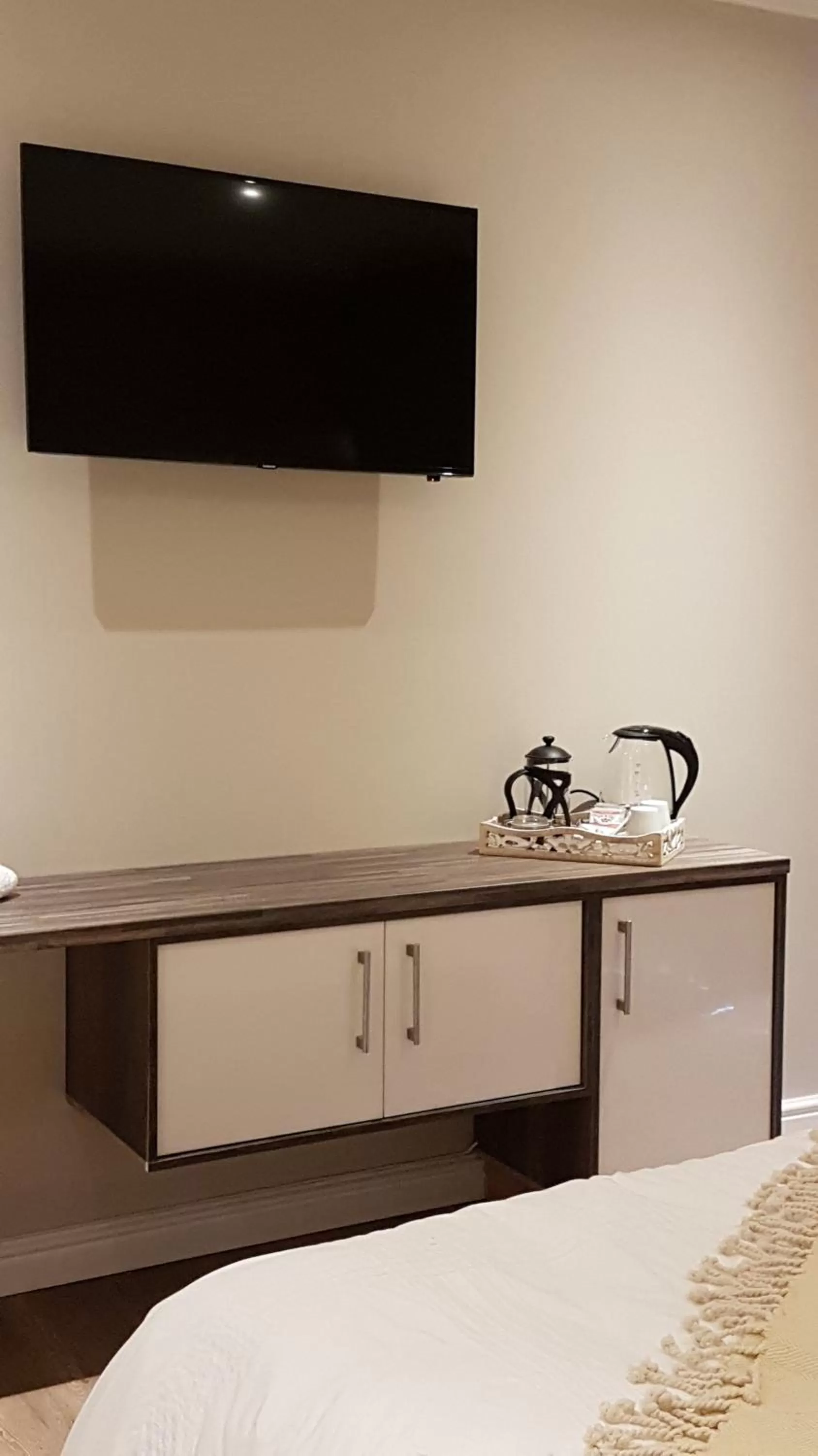 TV and multimedia in Riverview Guesthouse East London