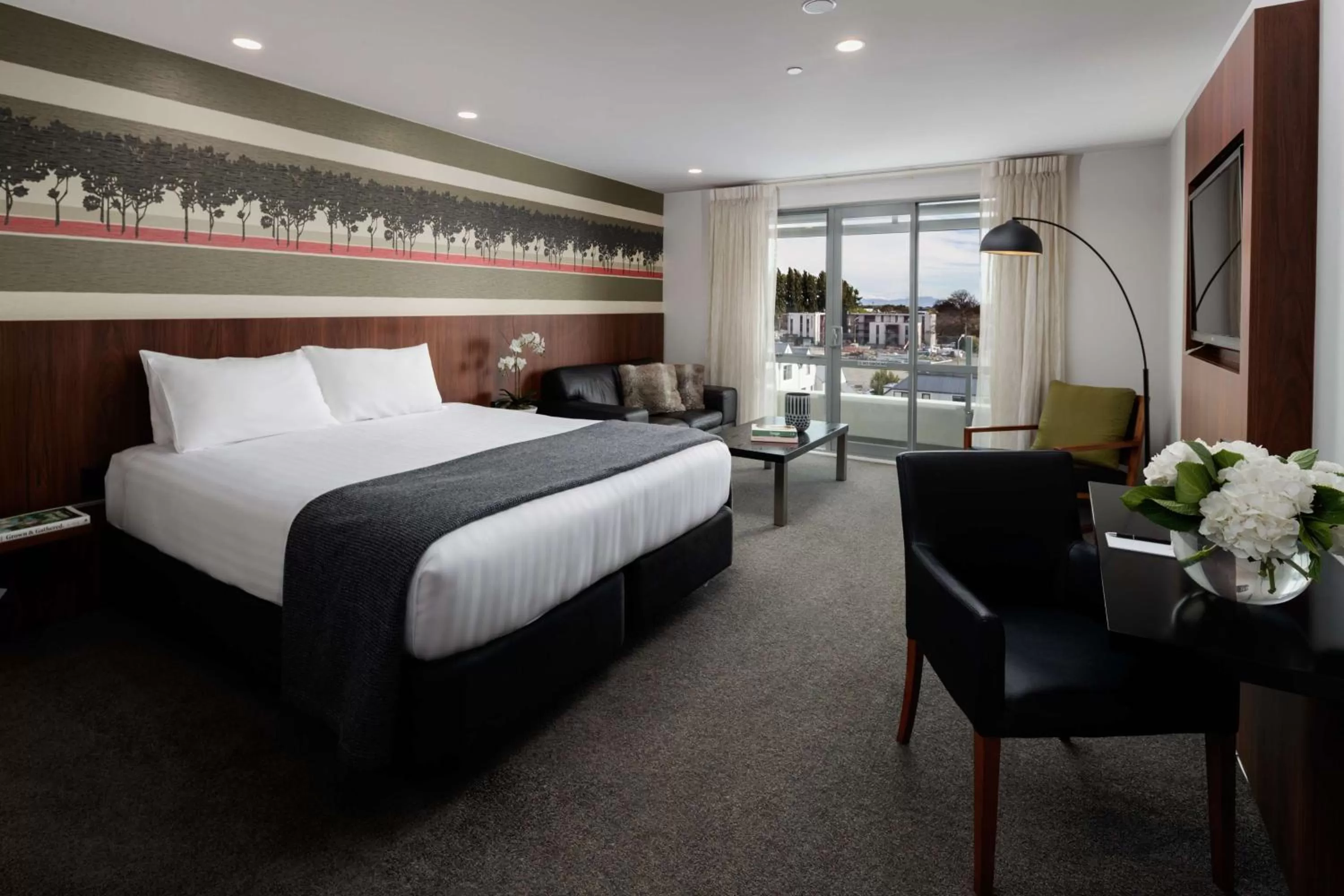 Photo of the whole room, Bed in Rydges Latimer Christchurch