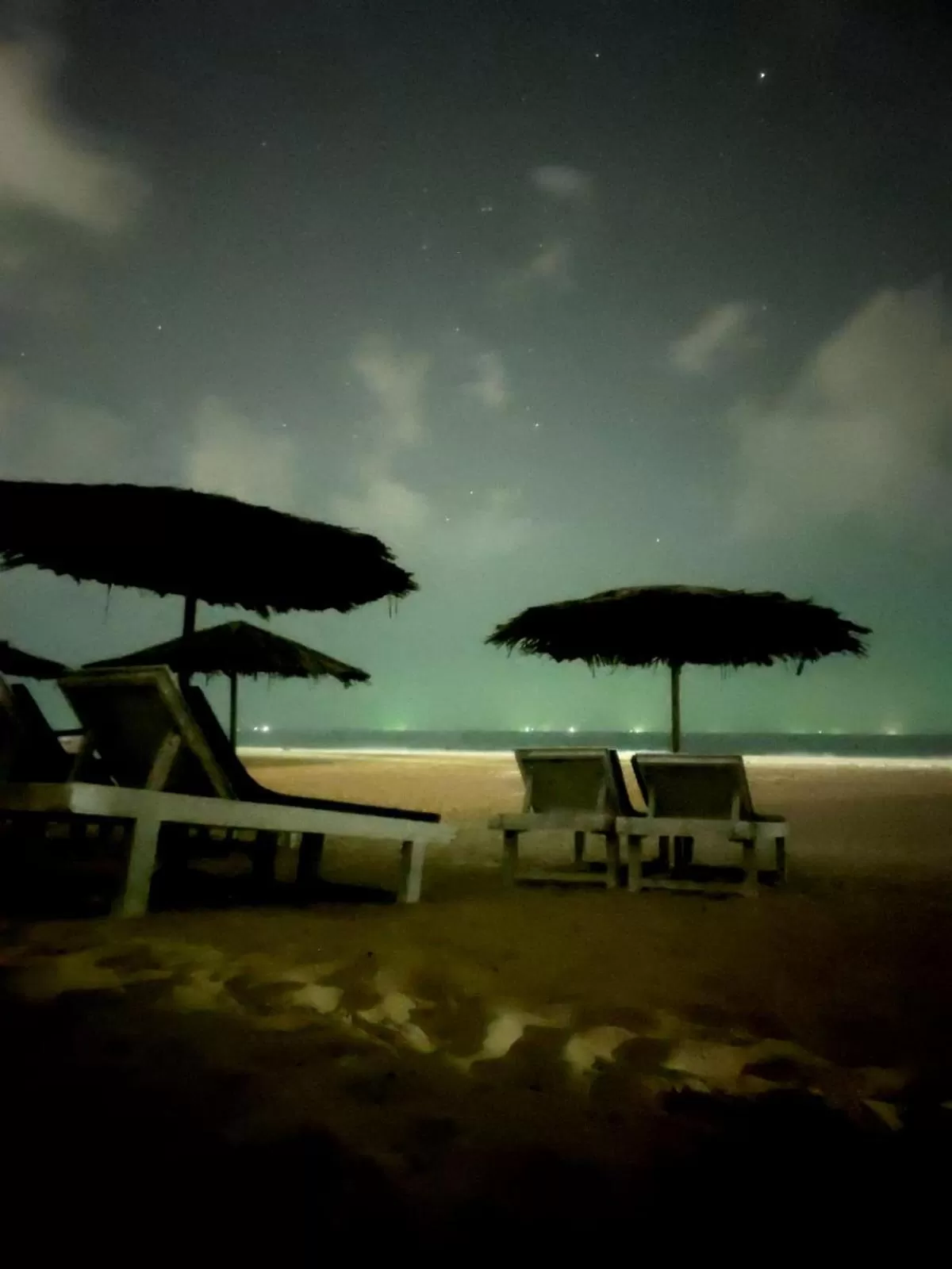 Night in Happy Shack Beach And Wooden Huts