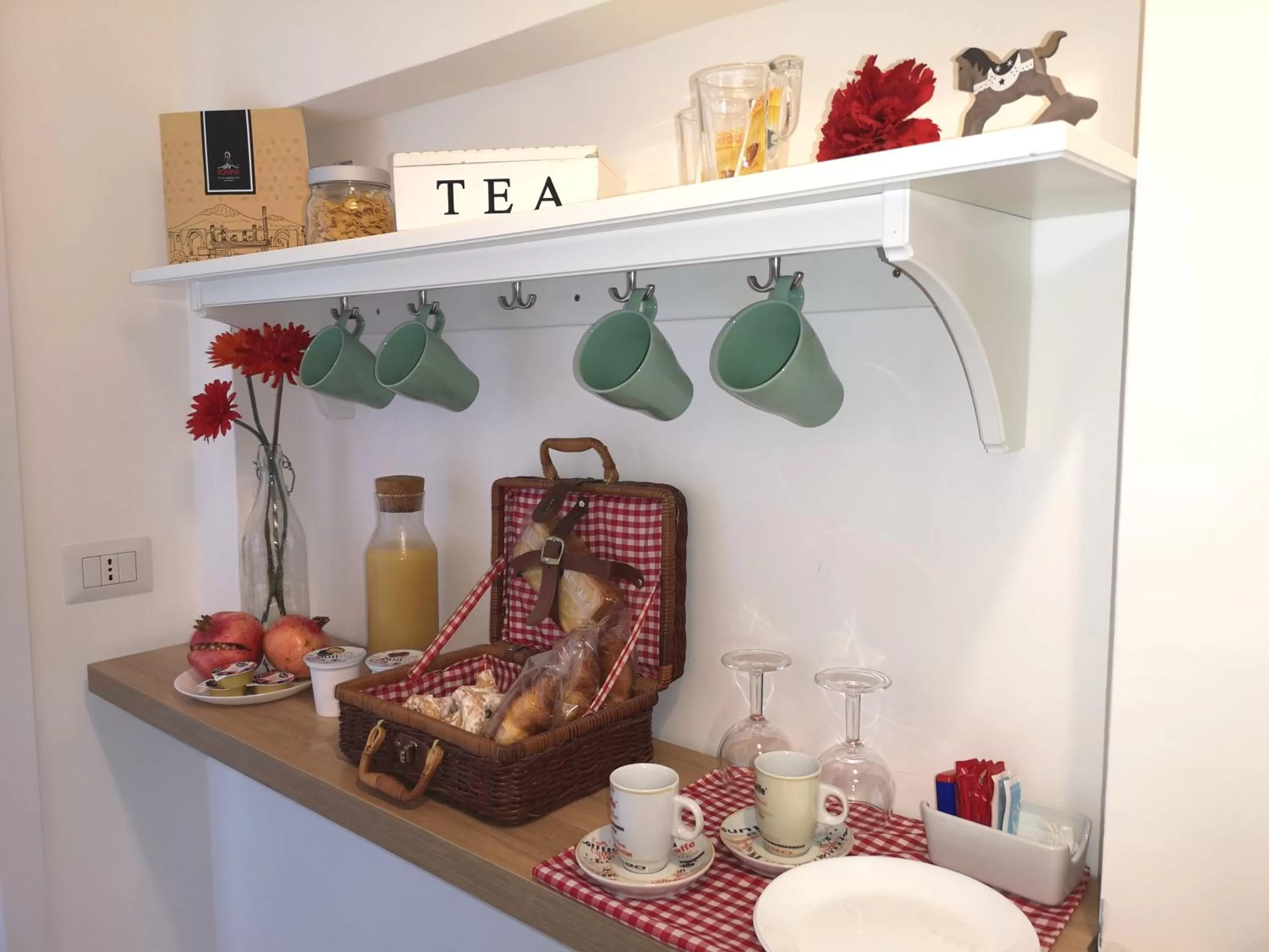 Coffee/tea facilities in Villa Ettore