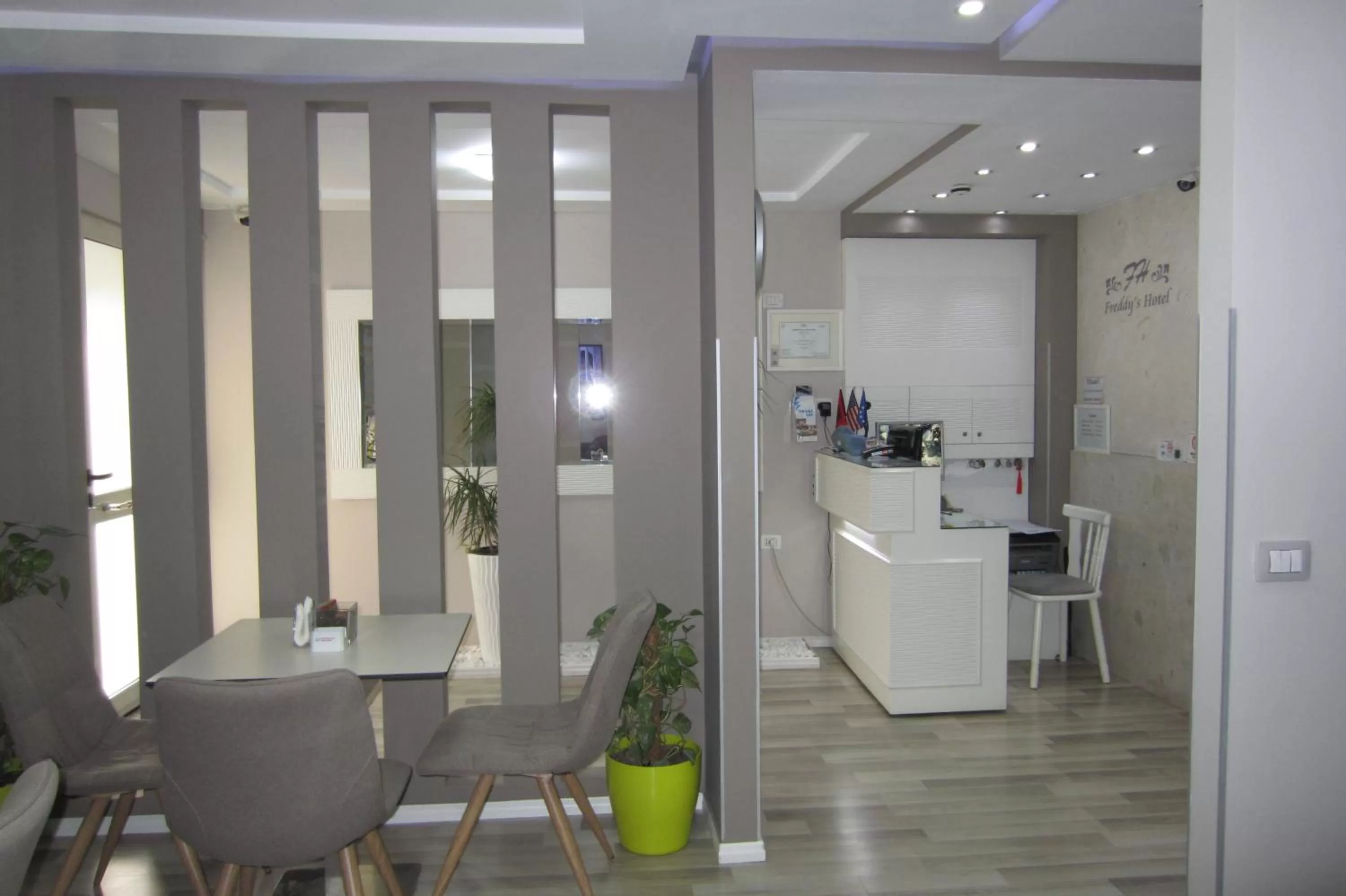 Lobby or reception in Freddy's Hotel