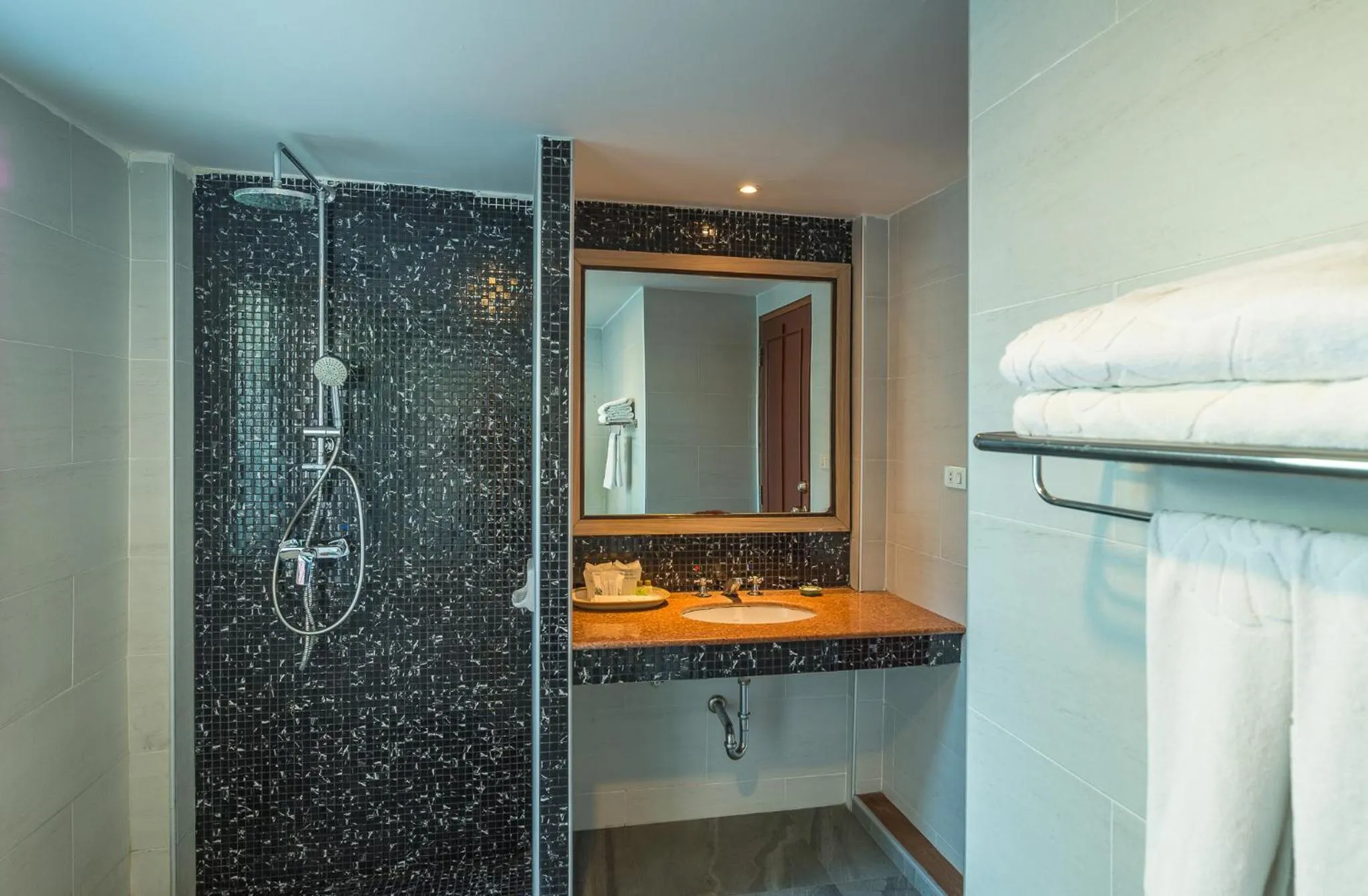Shower in Lanta Sand Resort & Spa