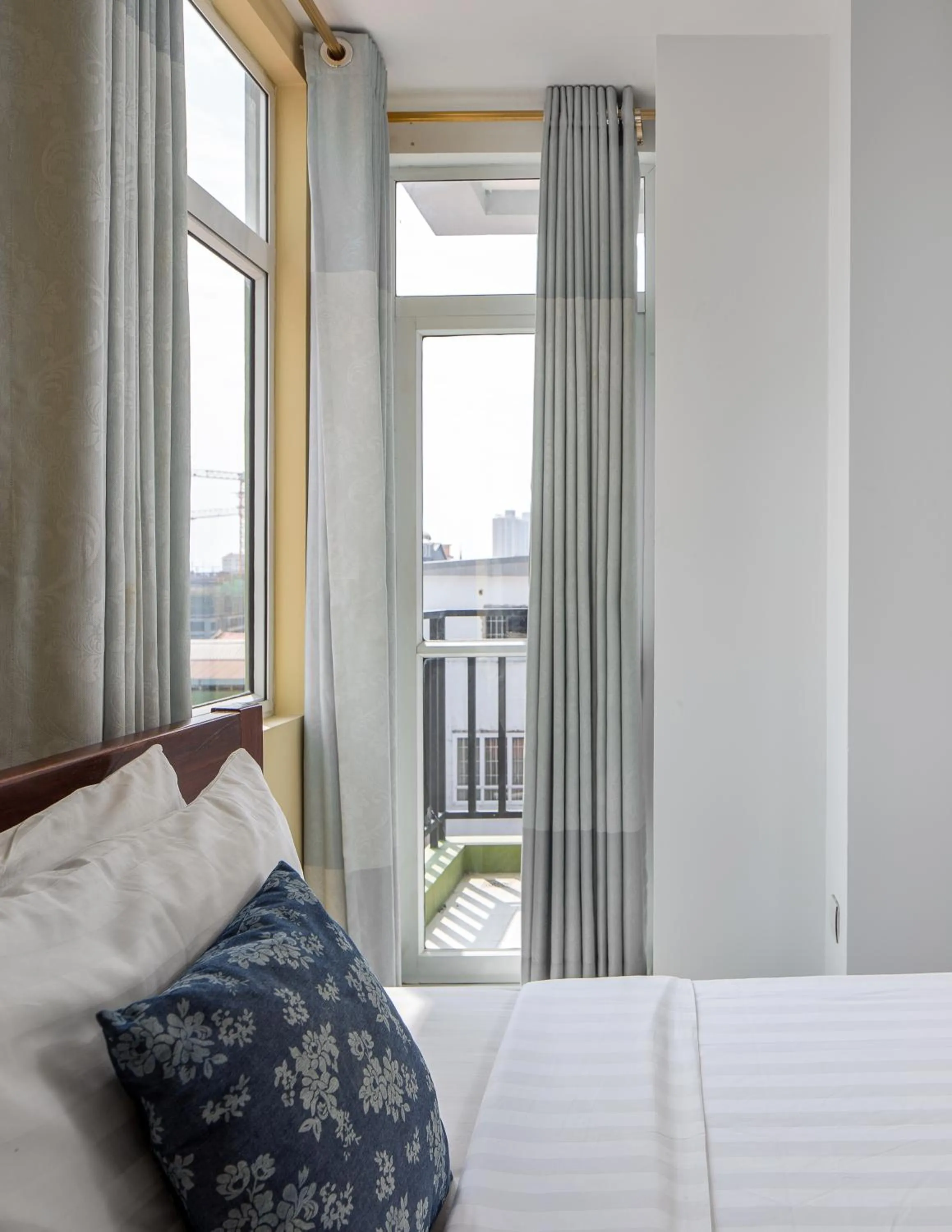 Bed in Botum Palace Hotel