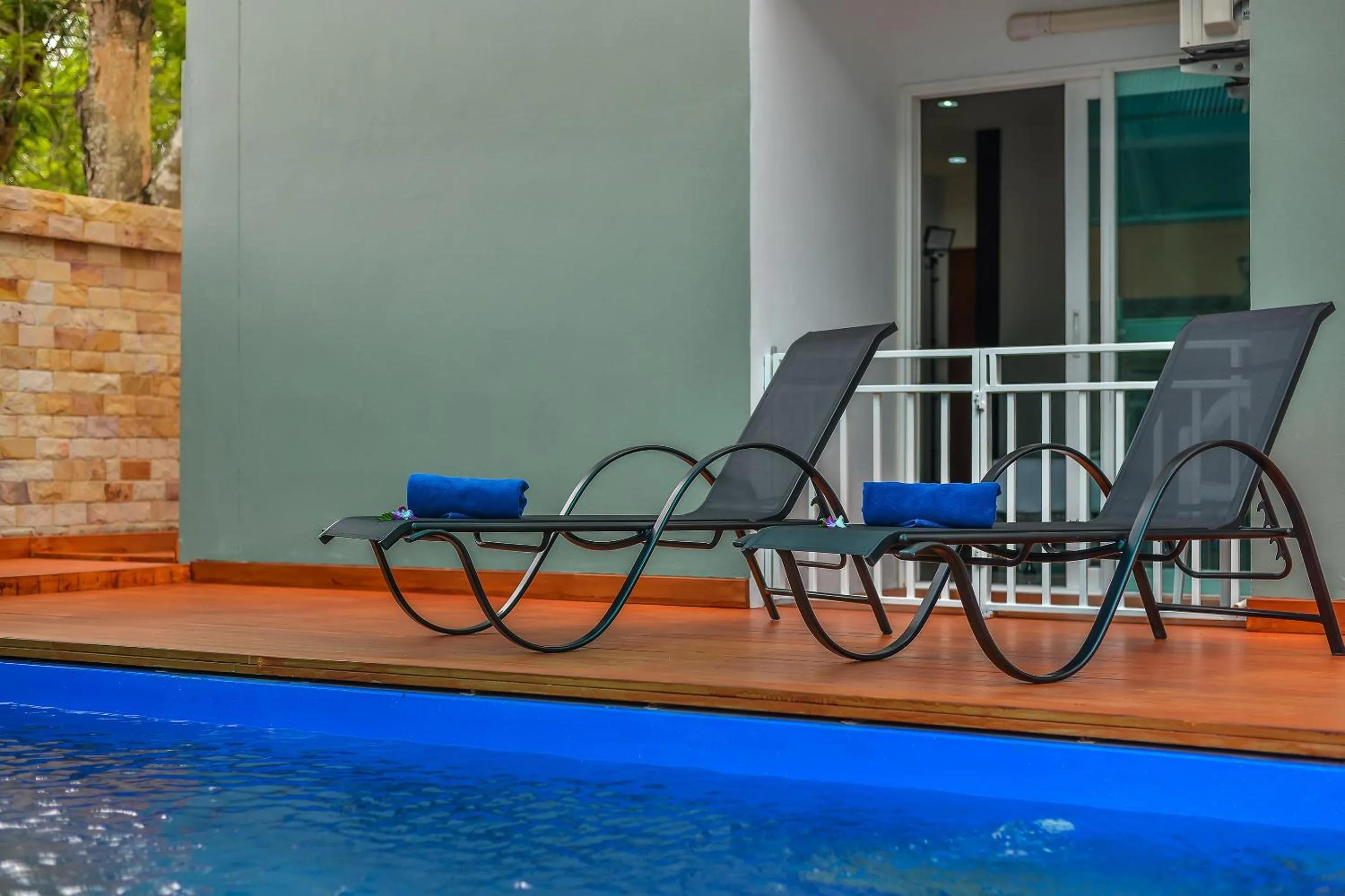 Swimming pool in Naiyang Place - Phuket Airport