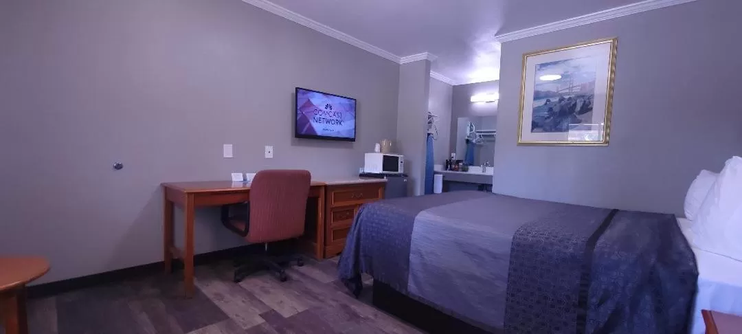 TV and multimedia, Bed in Rodeway Inn Chico University Area