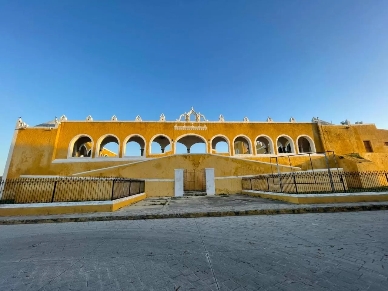 Nearby landmark, Property Building in Buenosdías Izamal
