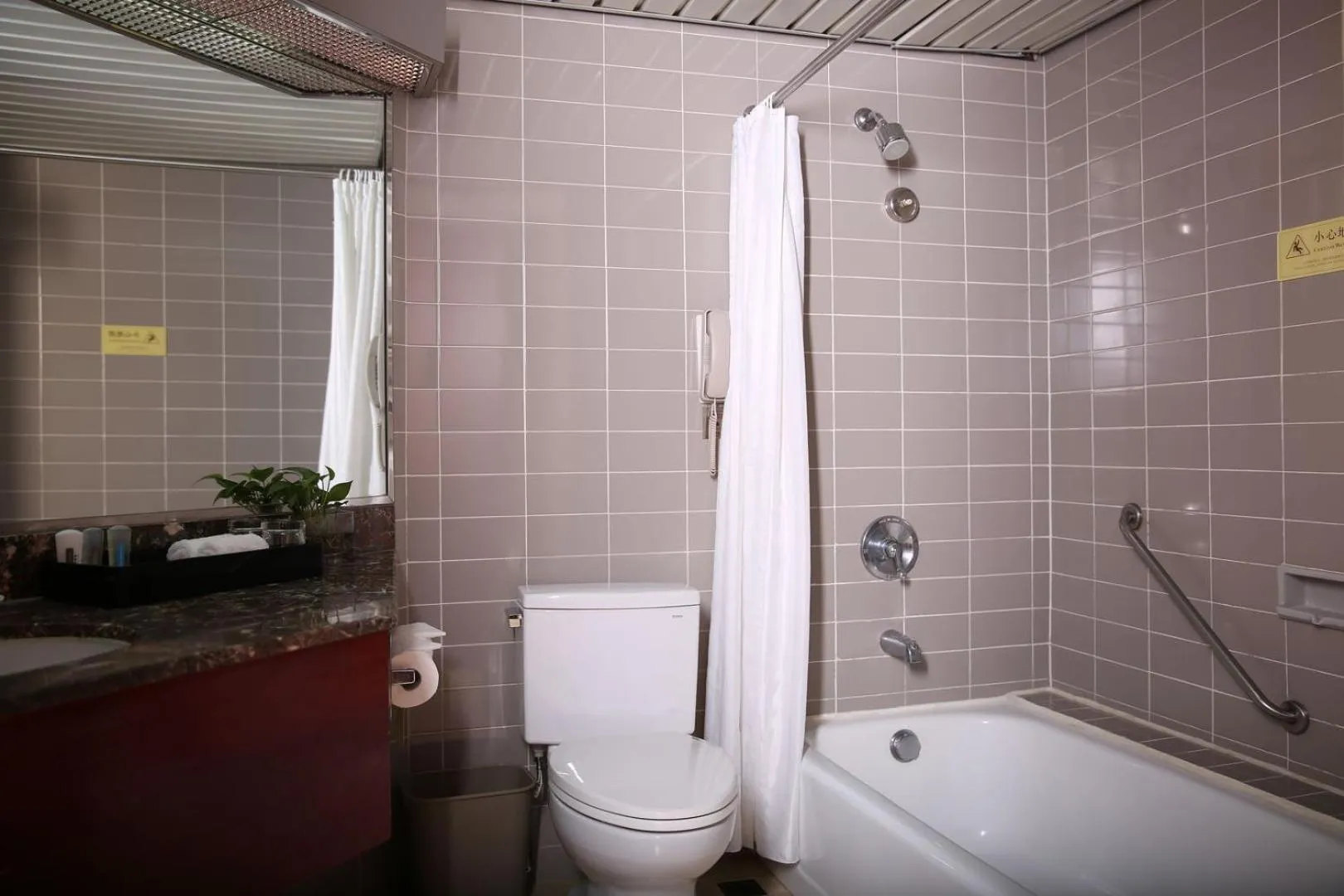 Felicity Hotel Shenzhen, Luohu Railway Station