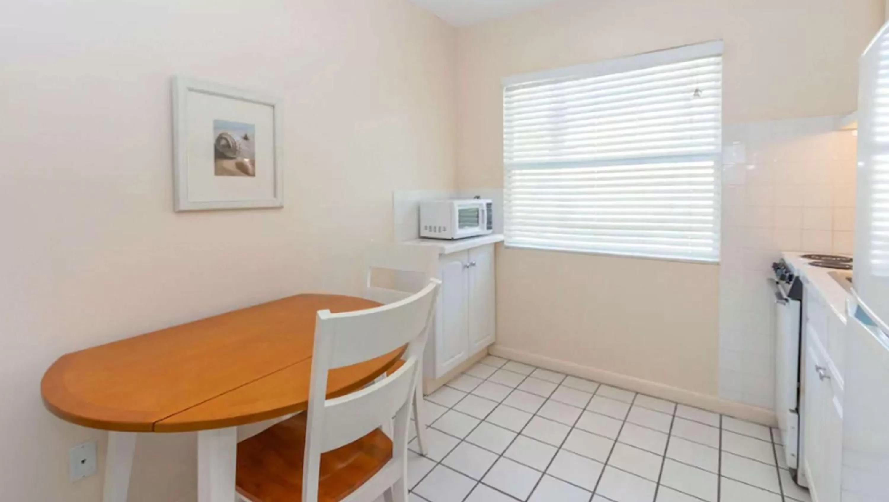 Kitchen or kitchenette in Belleair Beach Resort Motel