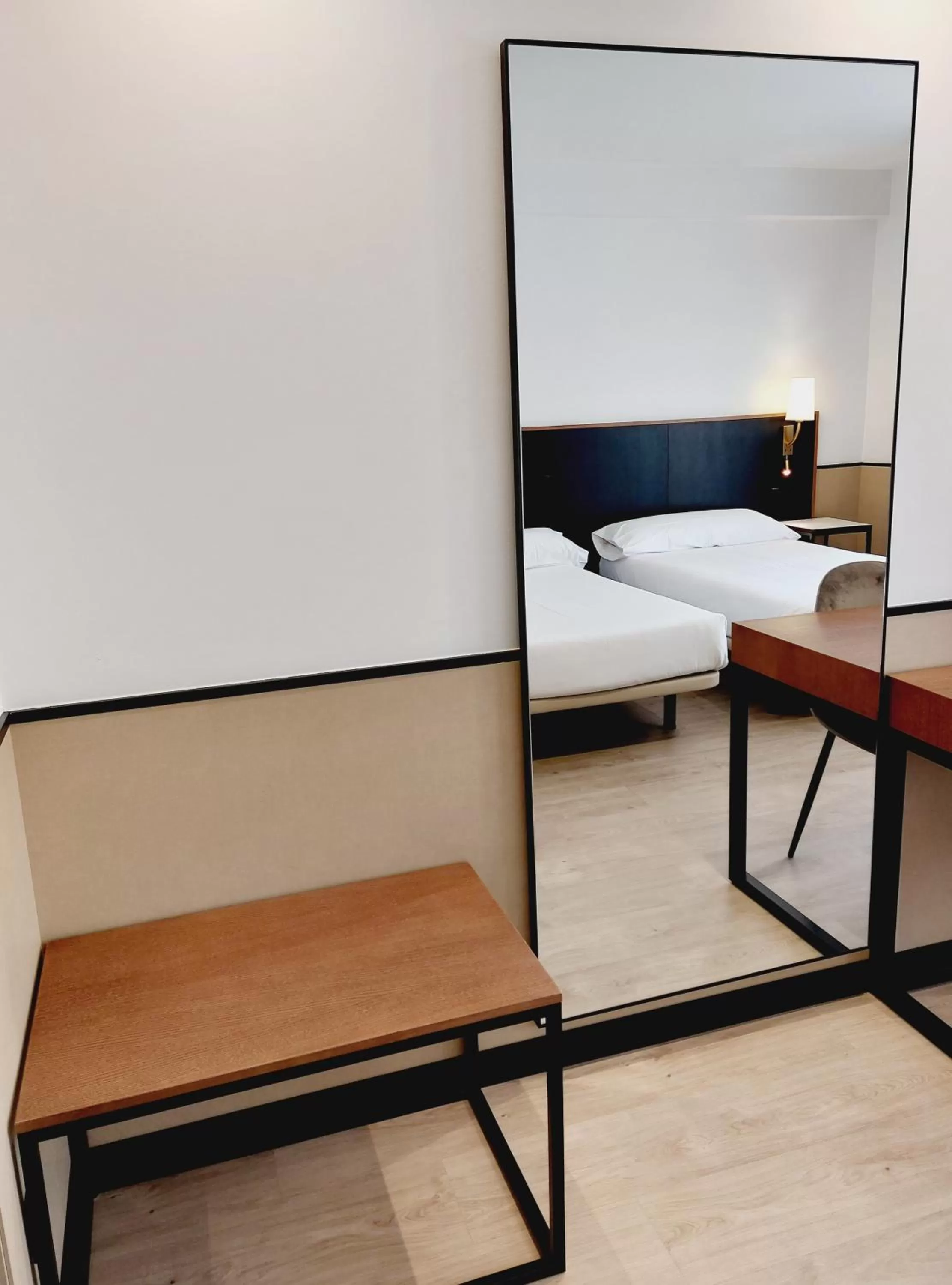 hair dresser, Bed in Hotel Costa Atlántica