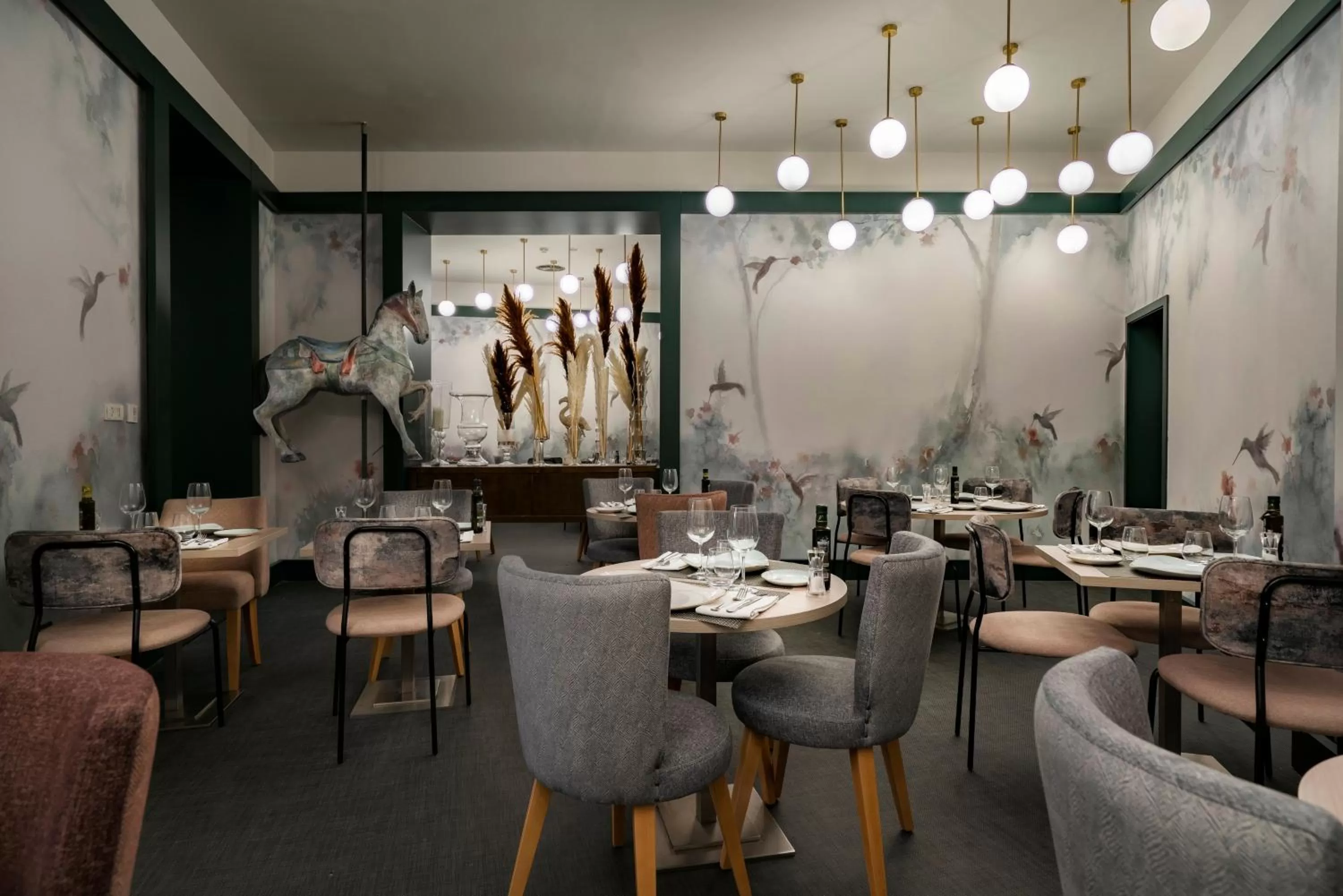 Restaurant/places to eat in Vincci Soho