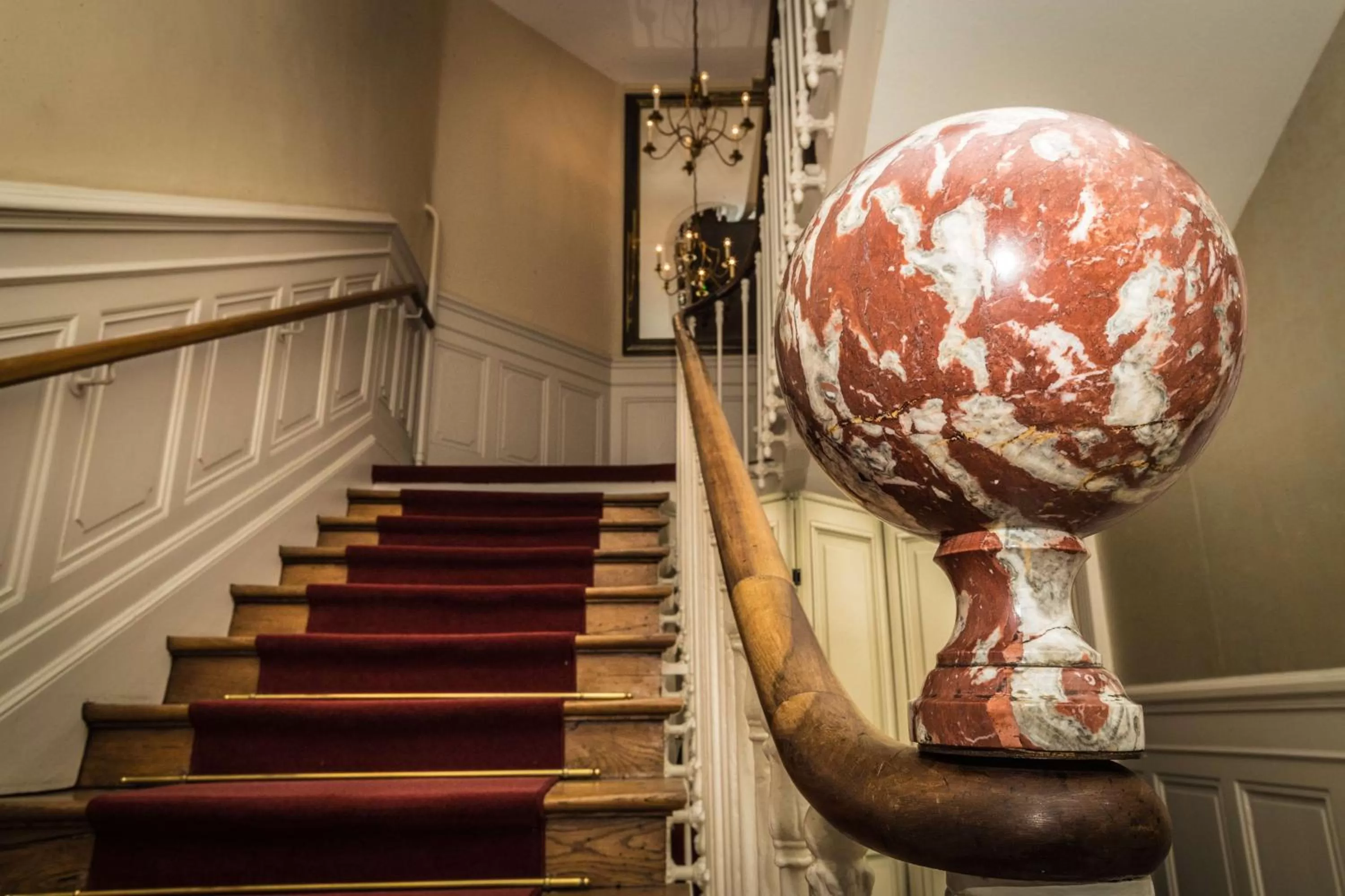 Lobby or reception in Best Western Hôtel de France
