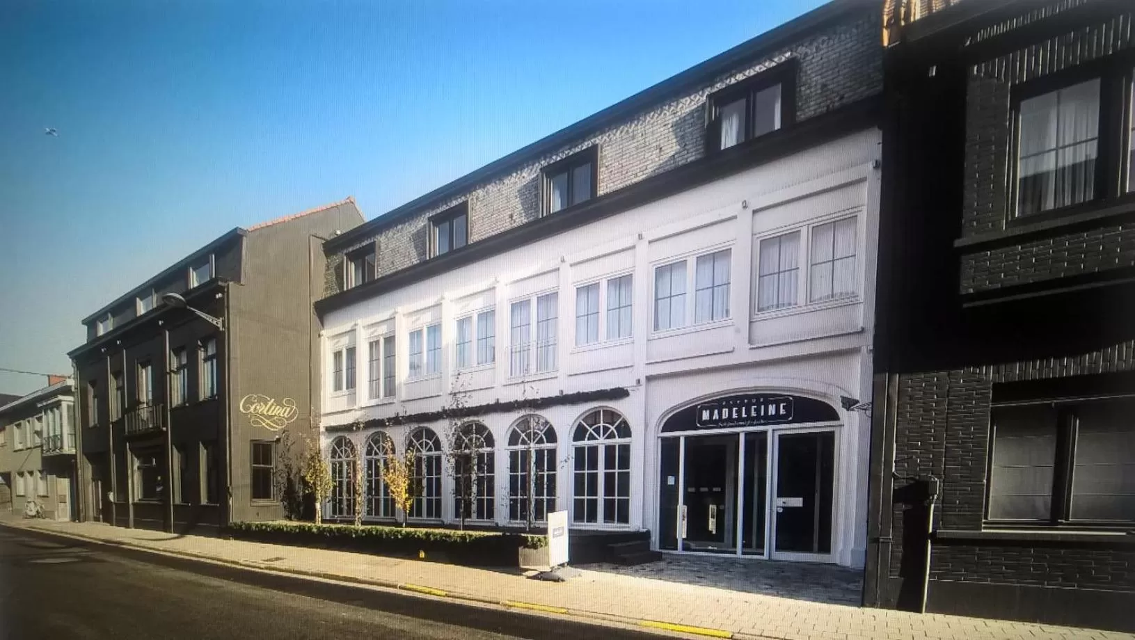 Property building in Hotel Cortina