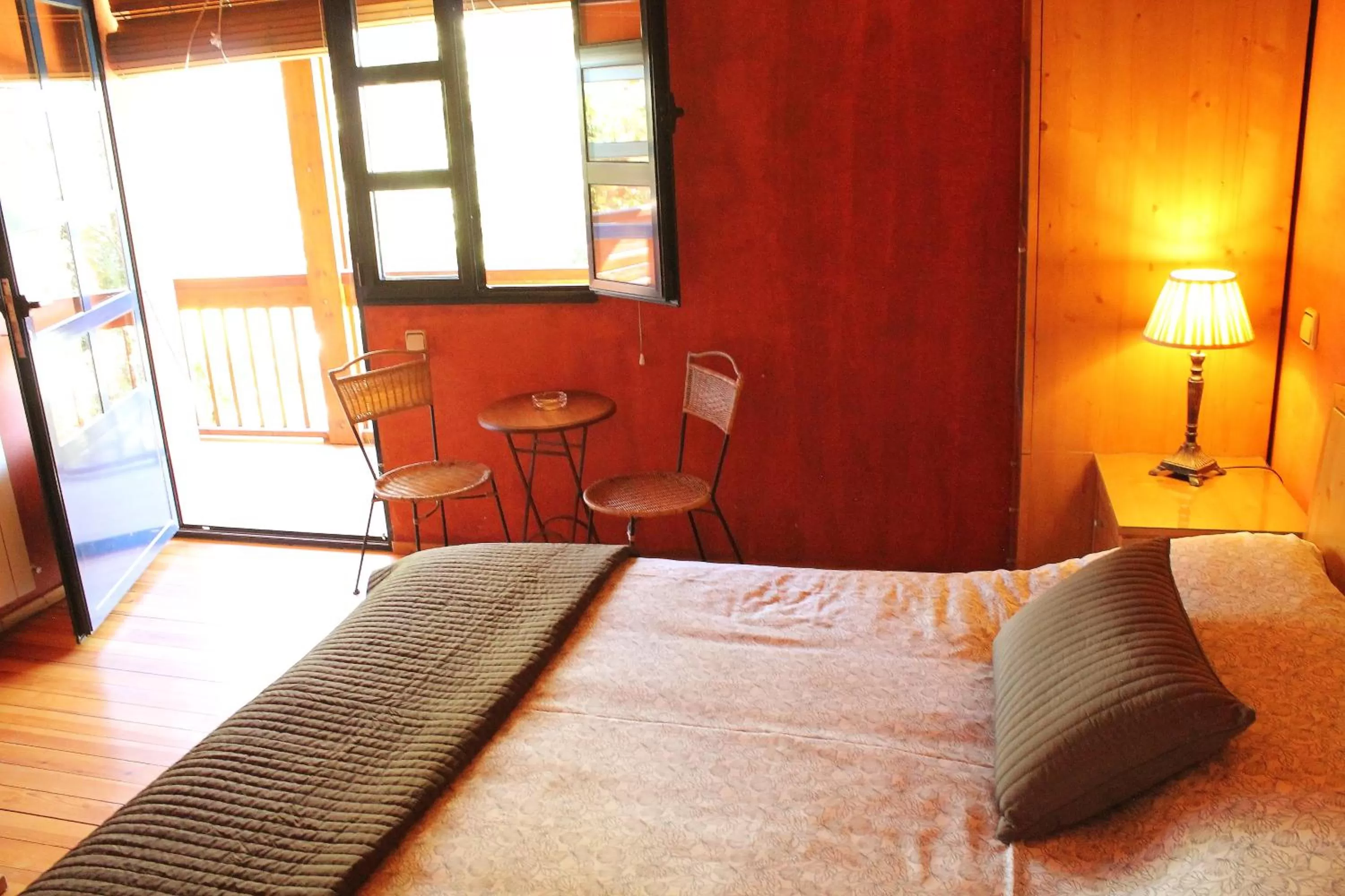 Balcony/Terrace, Bed in Hotel Sara De Ur