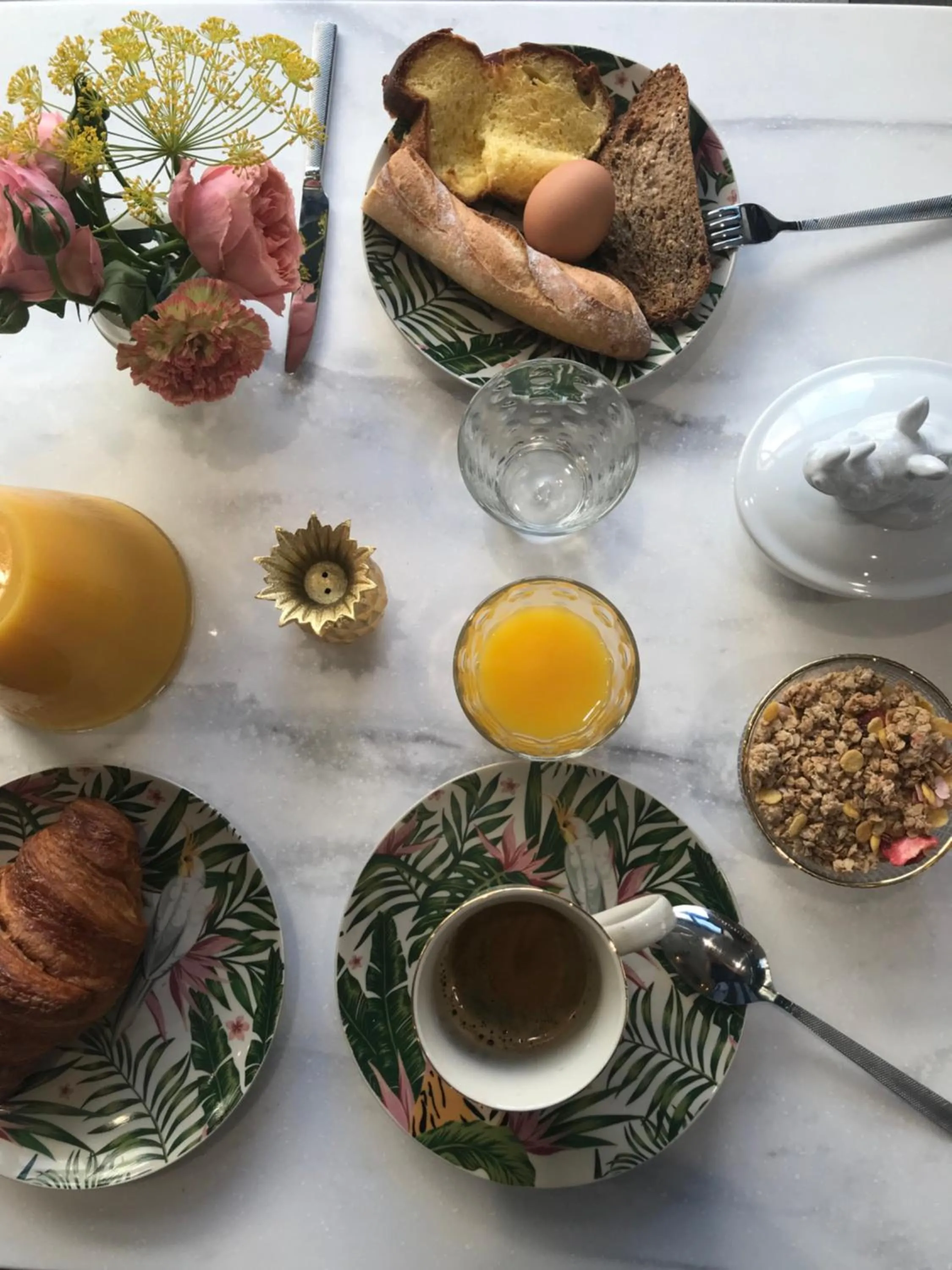 Continental breakfast in Hôtel Cosmopolitain