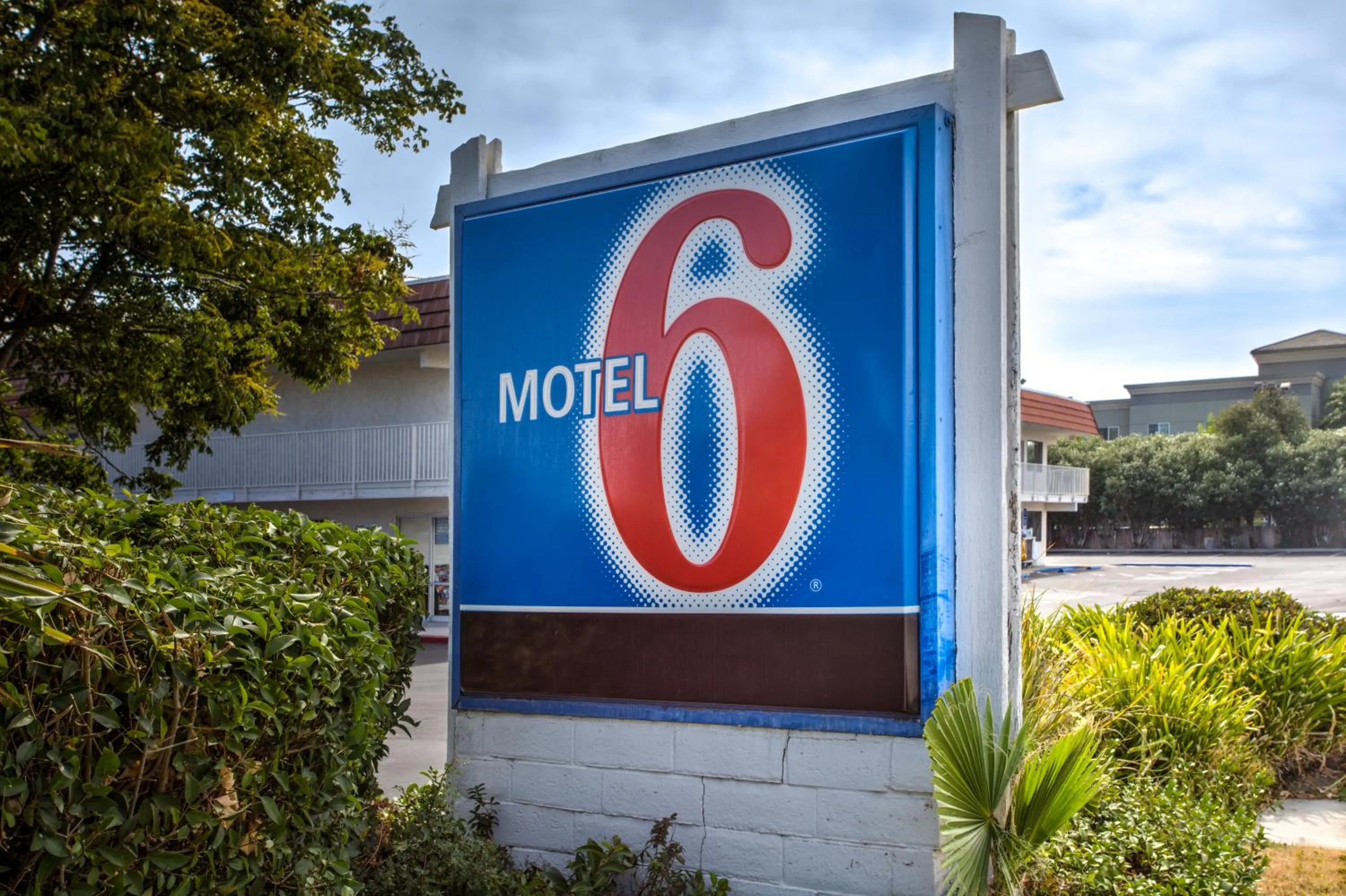 Facade/entrance in Motel 6-Vacaville, CA