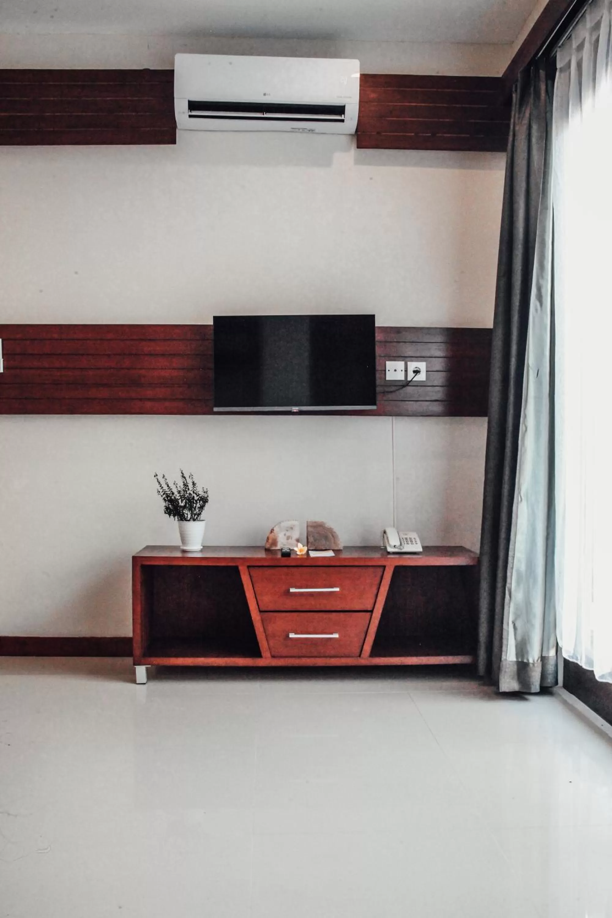 TV and multimedia in Taj Maza Sunset Villas