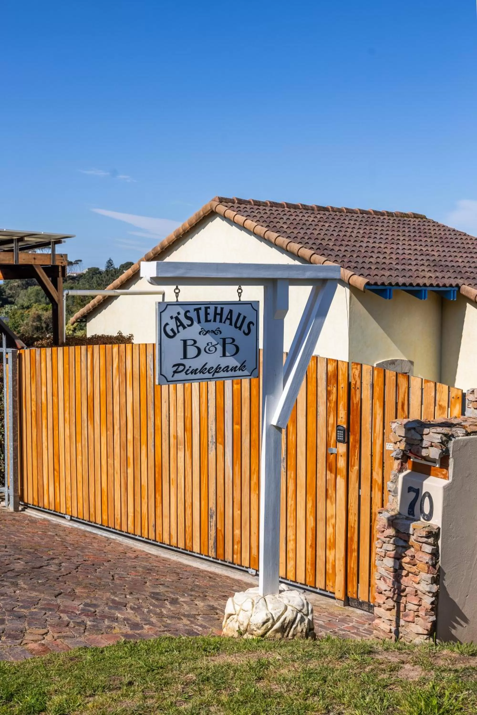 Facade/entrance in Gästehaus Pinkepank