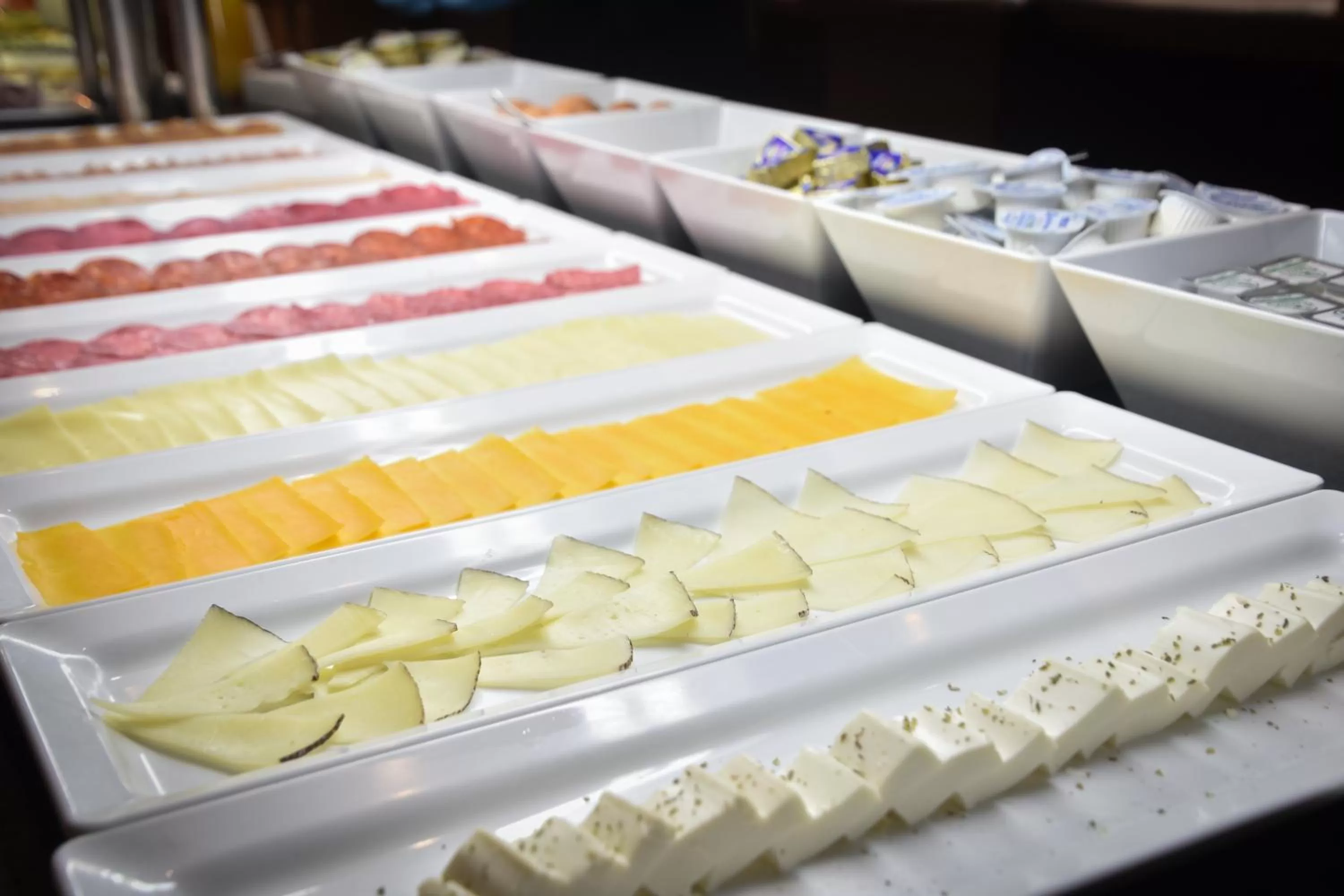 Buffet breakfast in Senator Parque Central