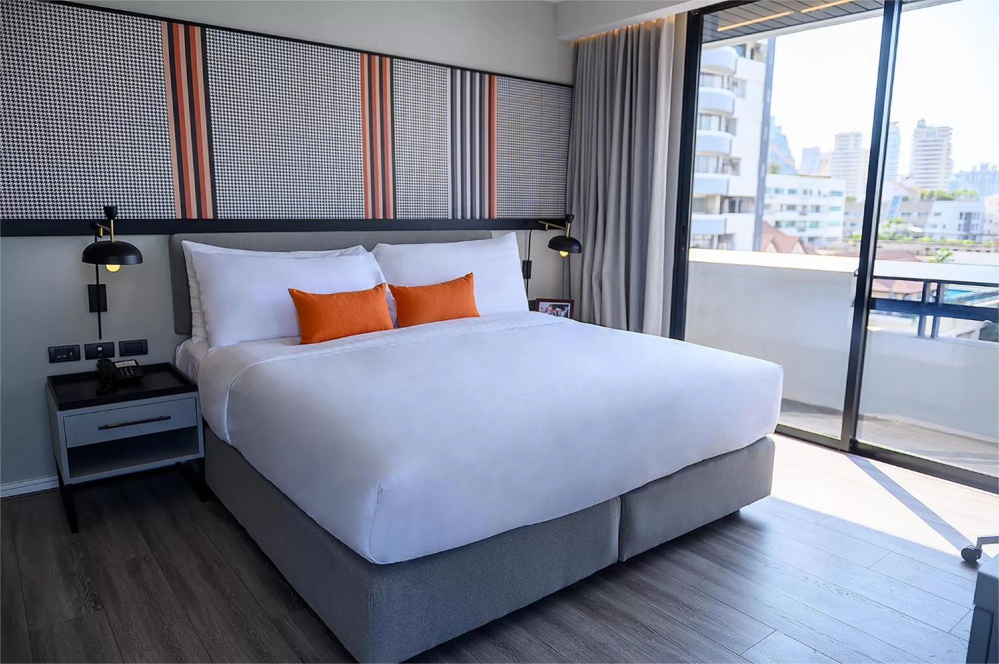 Bedroom, Bed in Oakwood Residence Sukhumvit Thonglor Bangkok