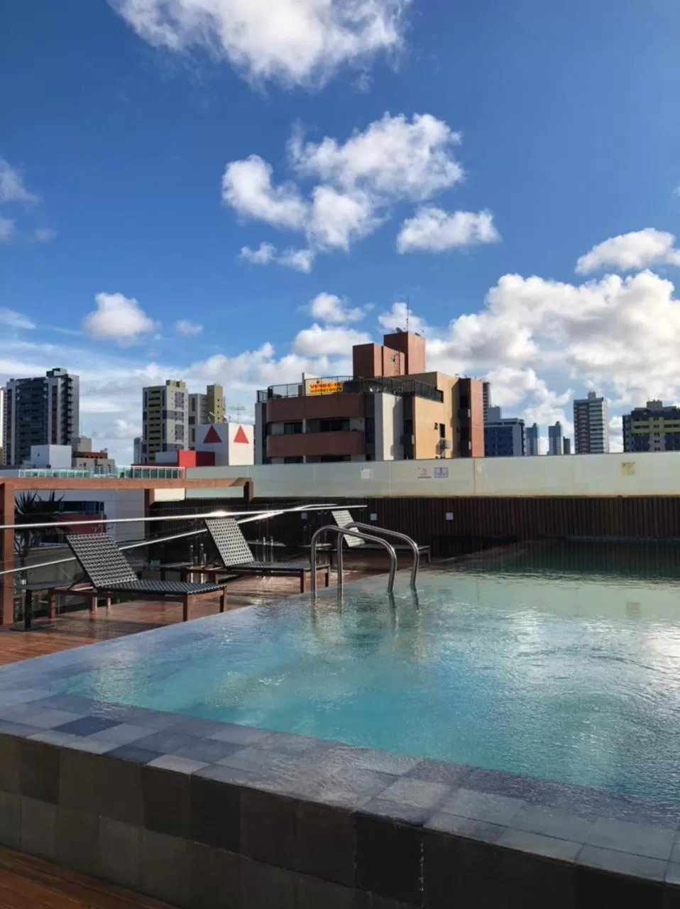Swimming pool in Manaíra Hotel