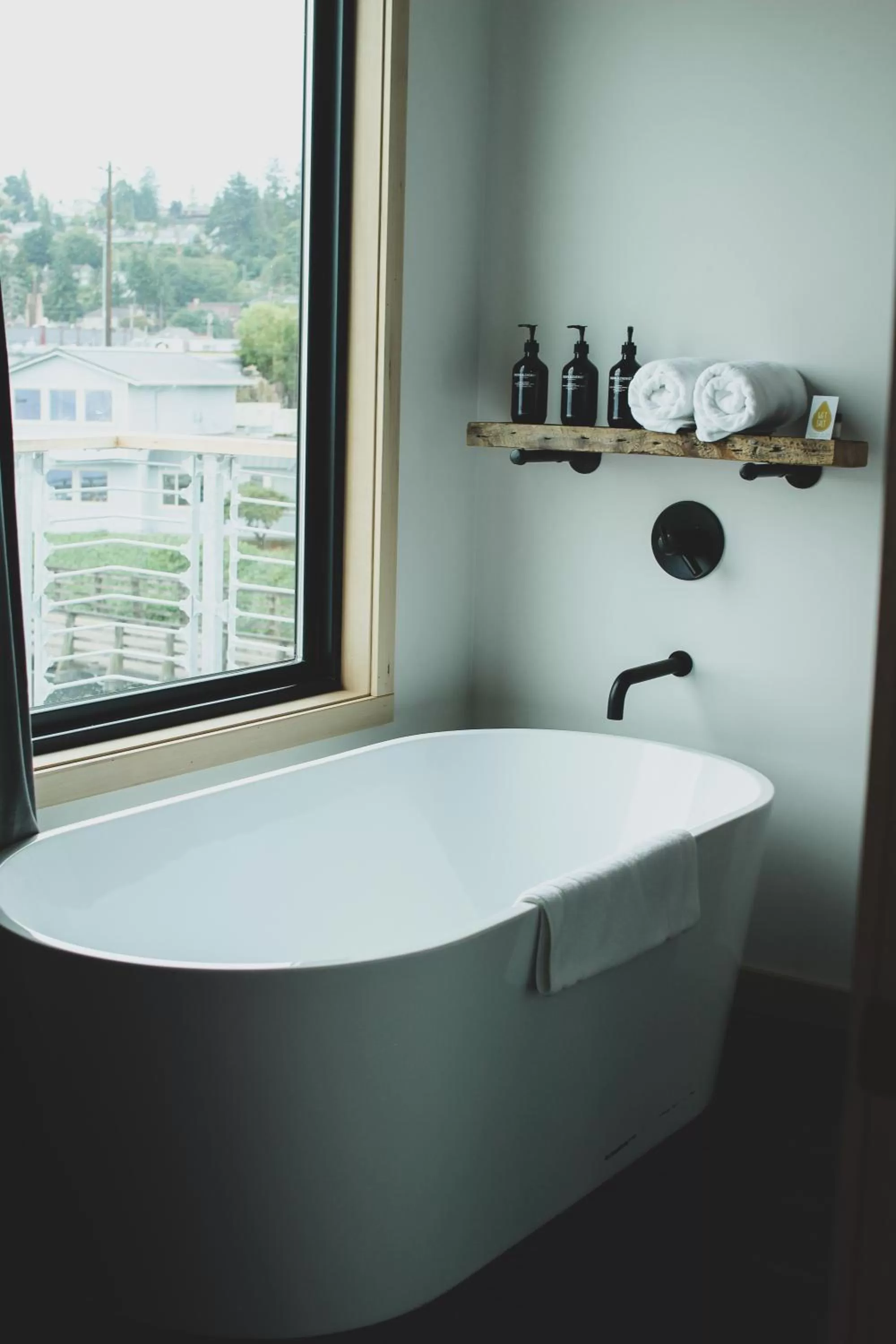 Bath in Bowline Hotel