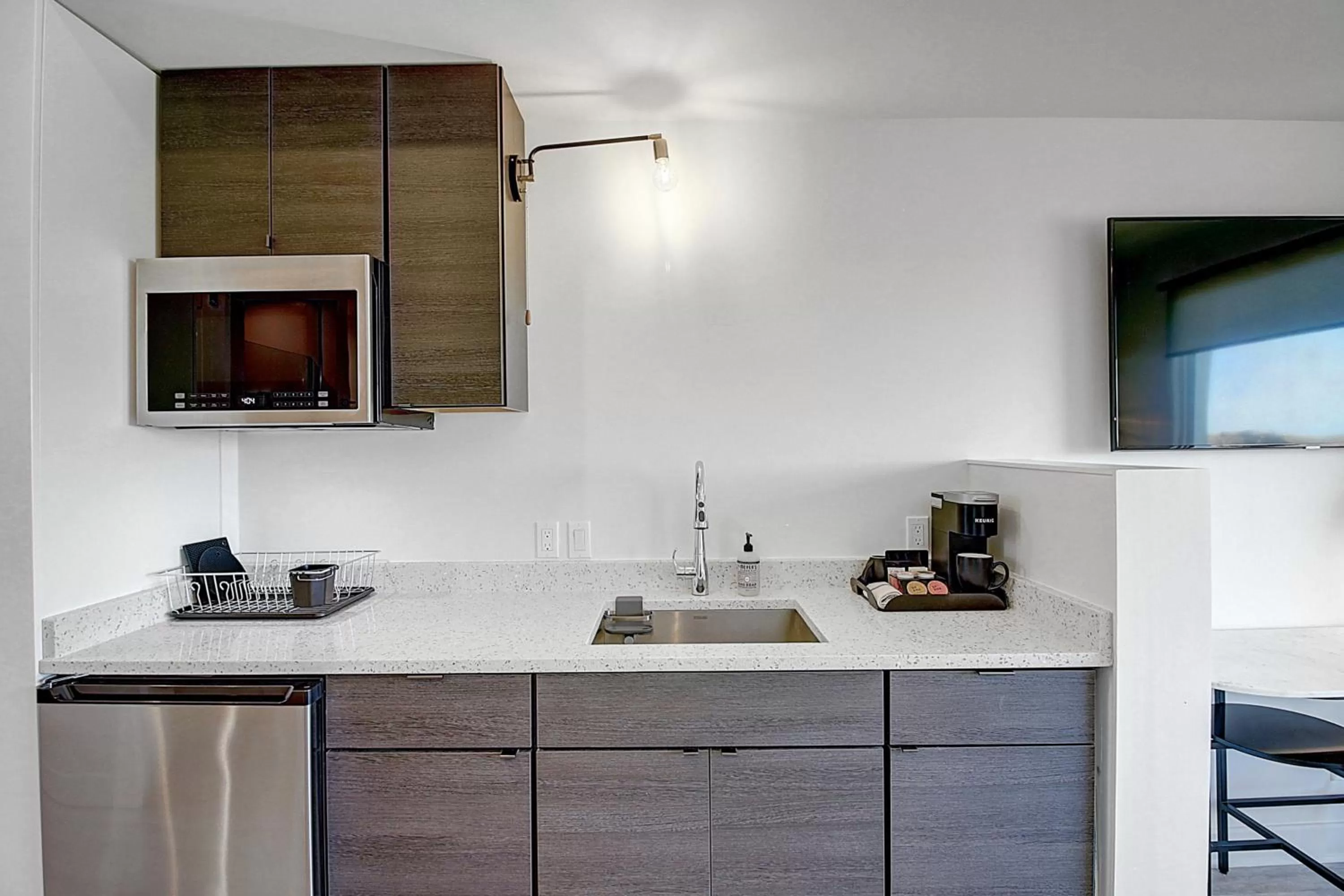 Kitchen or kitchenette in Lively Beach