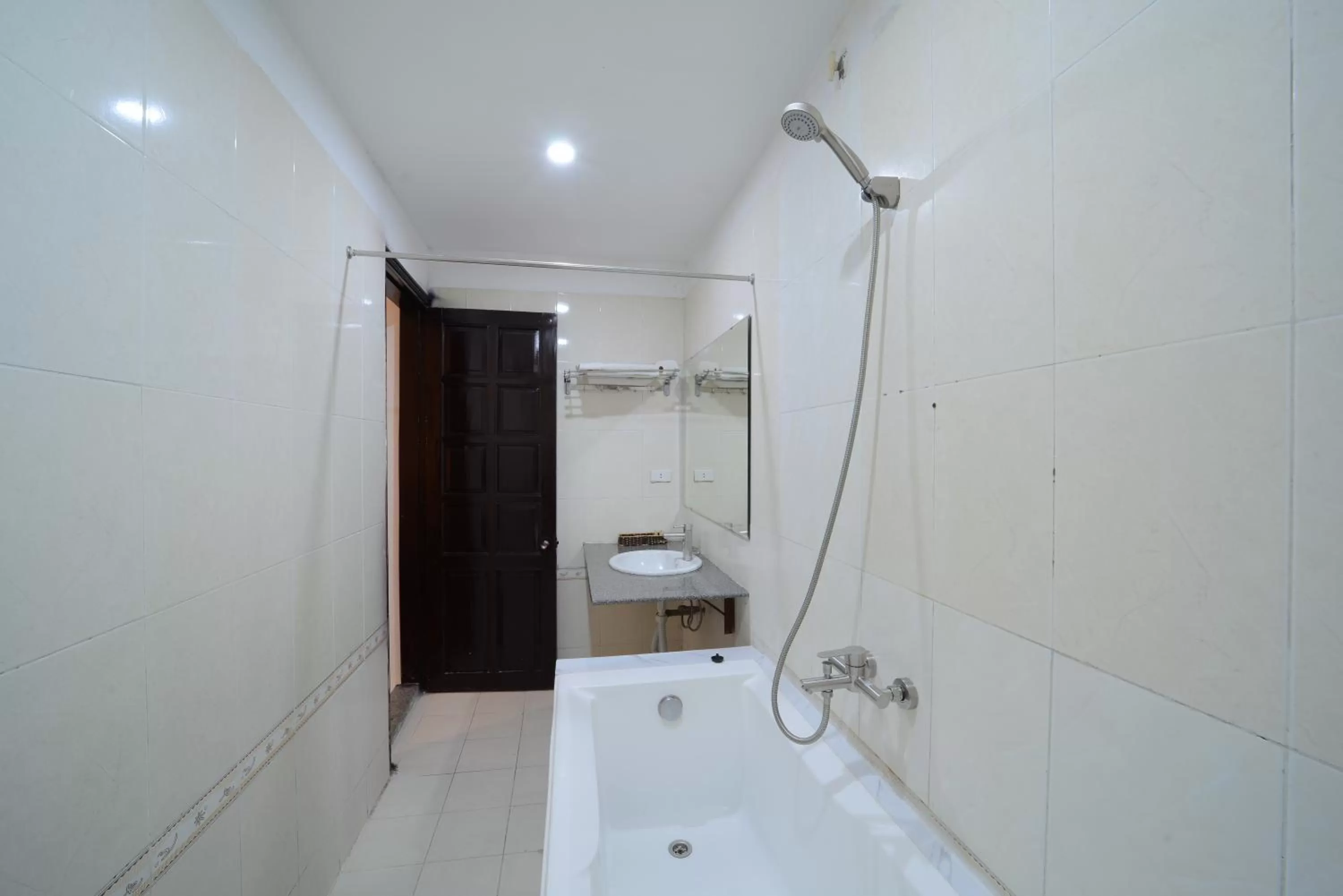 Bathroom in Hoang Cuong Hotel