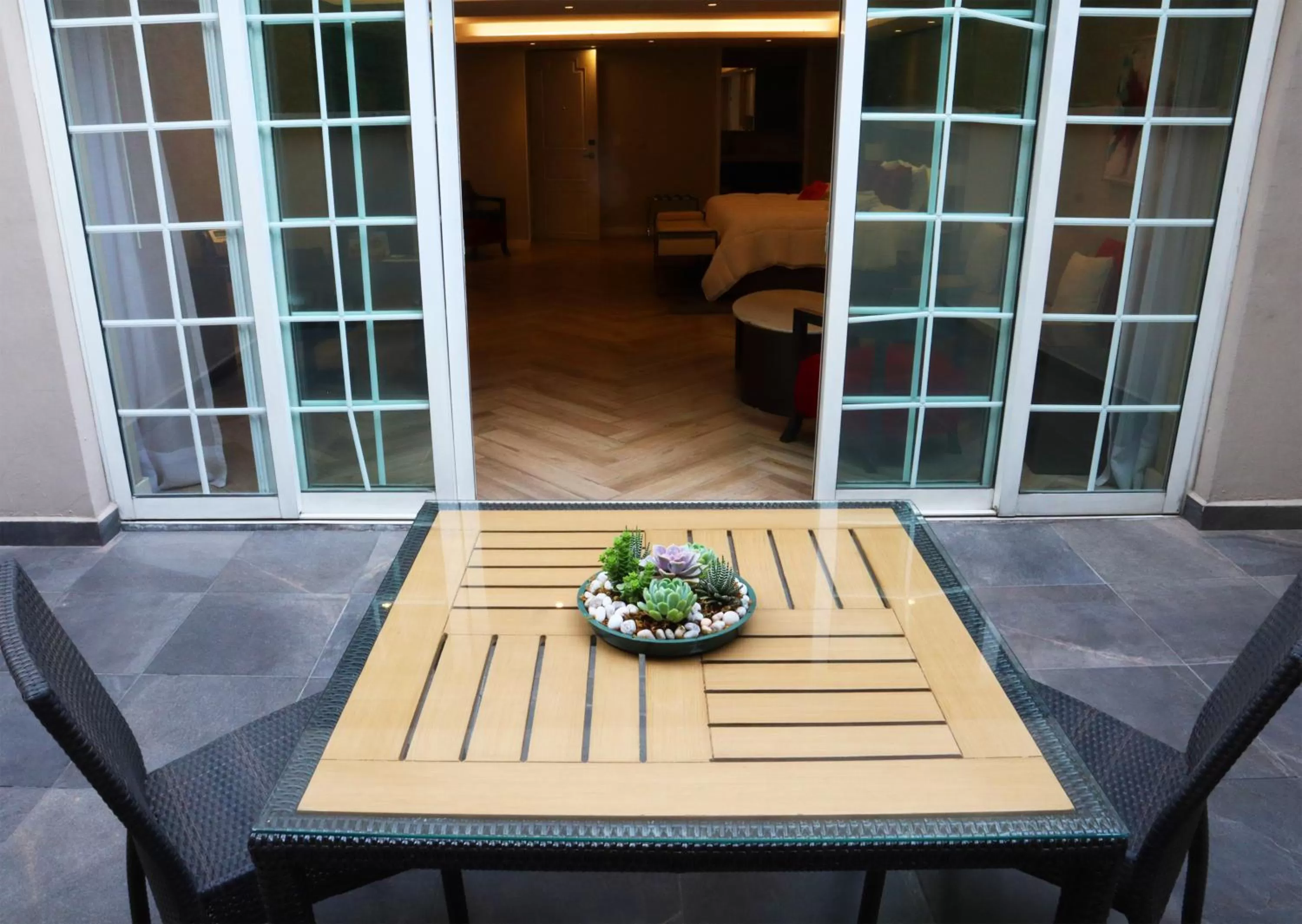 Seating area in Isaaya Hotel Boutique by WTC